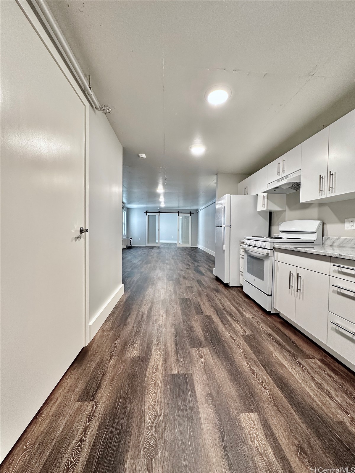 803 Waimanu Street 609 — photo