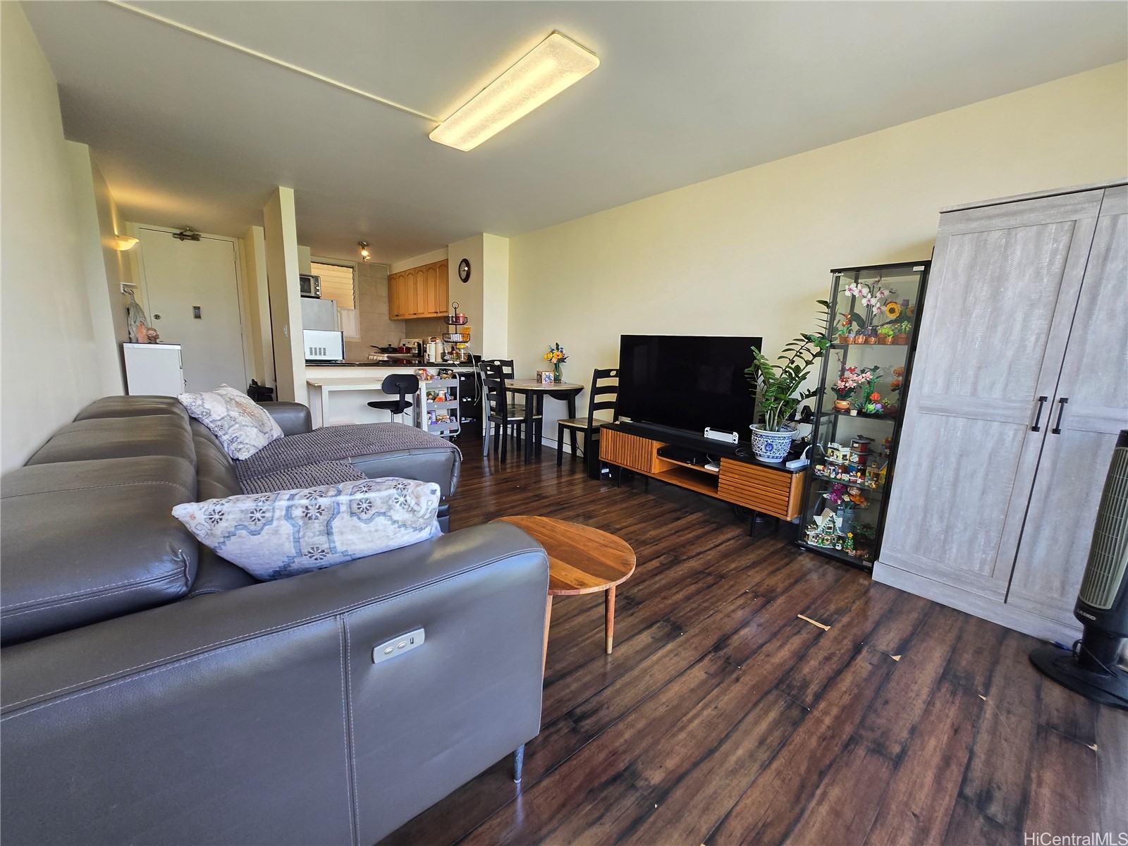 949 Ala Nanala Street 1303 — photo