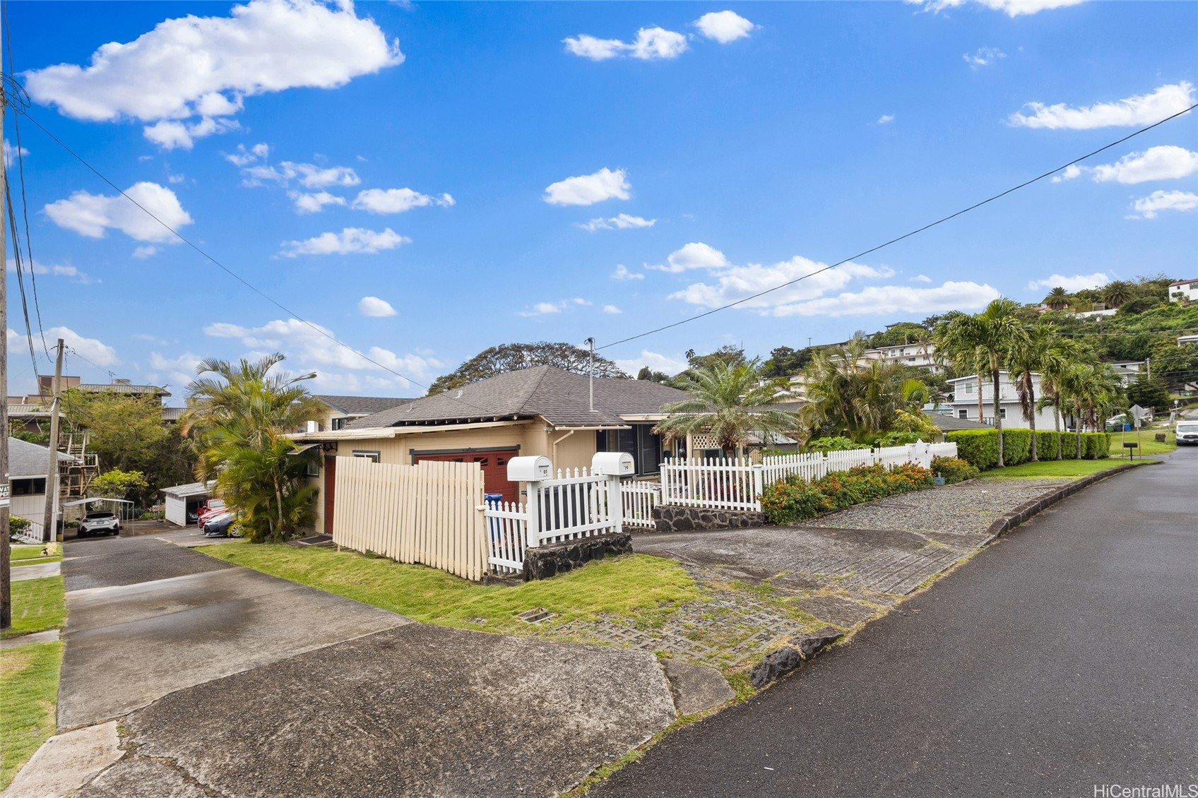 709 Twin View Drive — photo