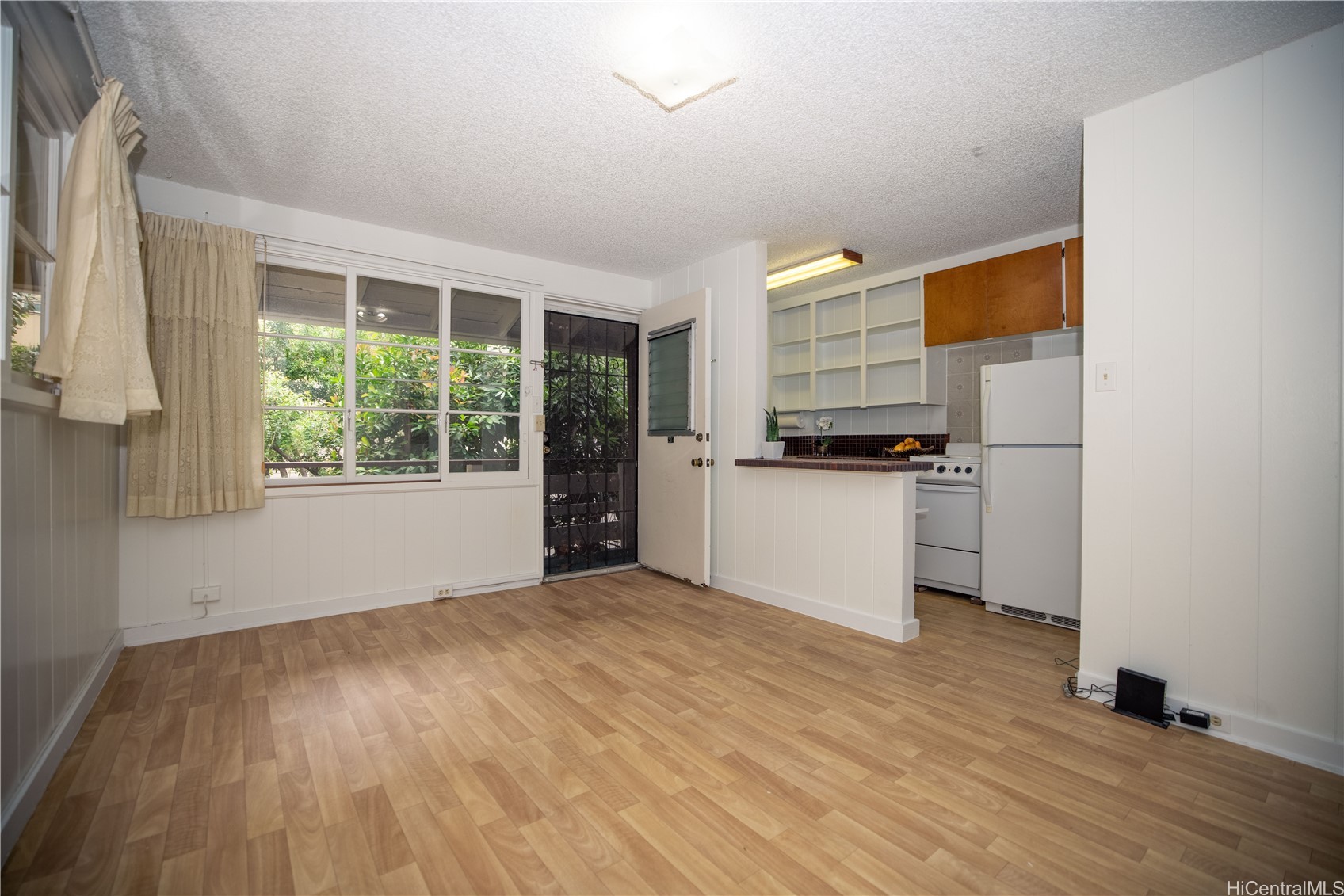 423 Kaiolu Street 207 — photo