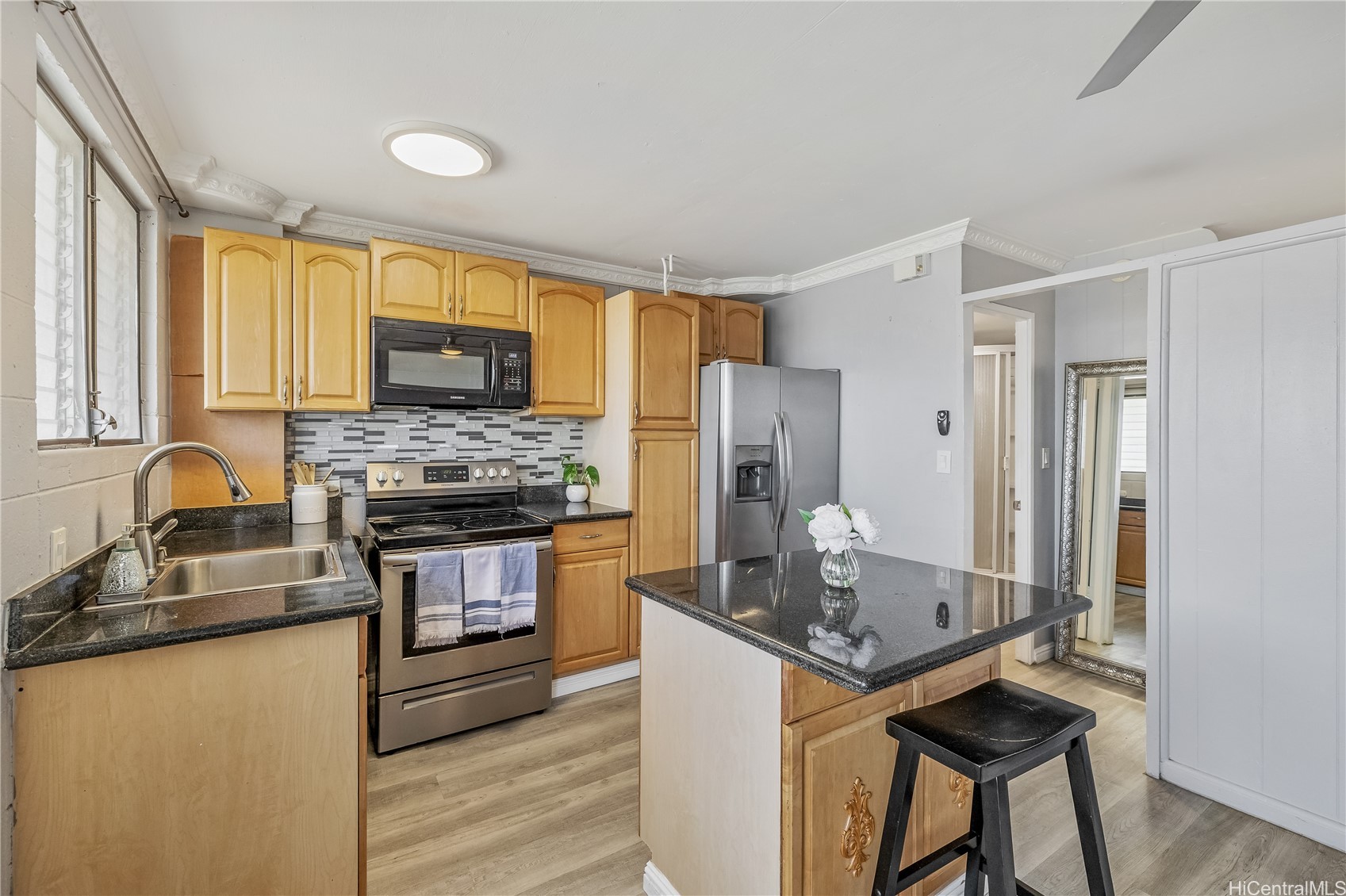 636 Nalanui Street 404 — photo