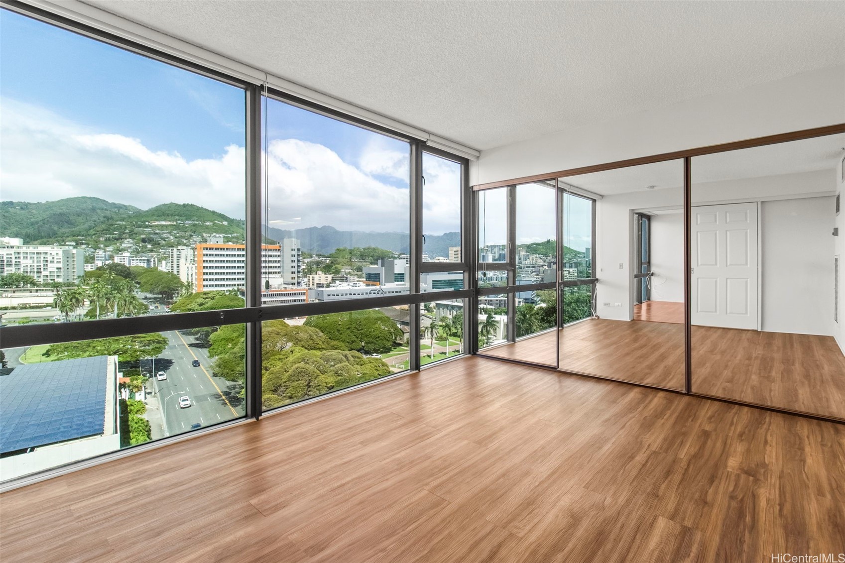 1114 Punahou Street 14a — photo