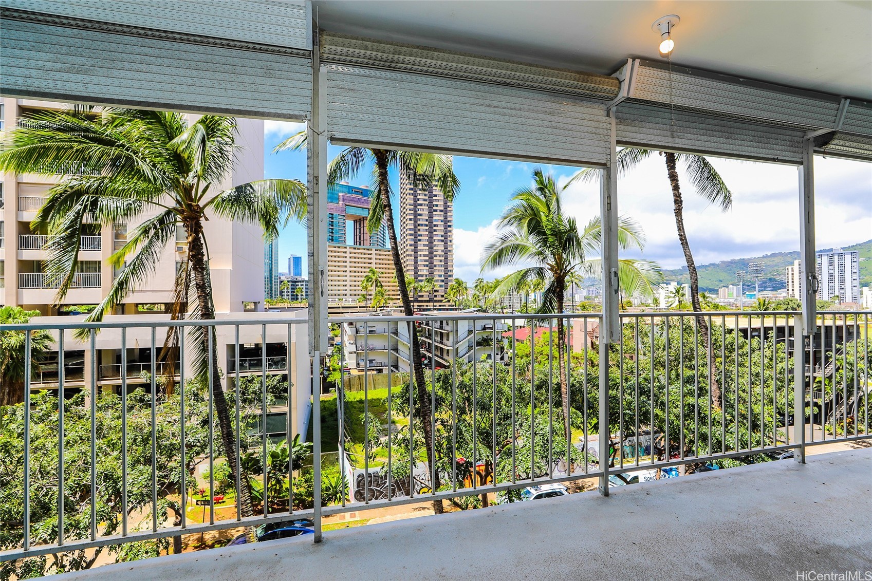 439 Keoniana Street 504 — photo