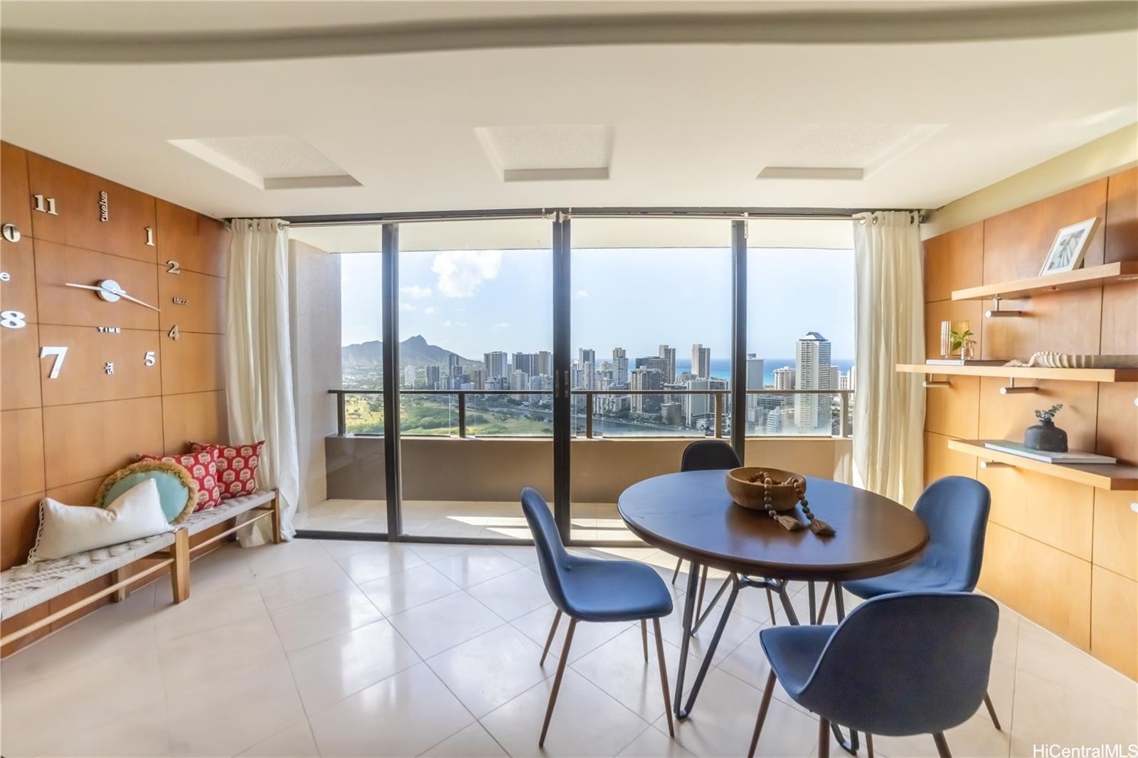 583 Kamoku Street Dh3705 — photo