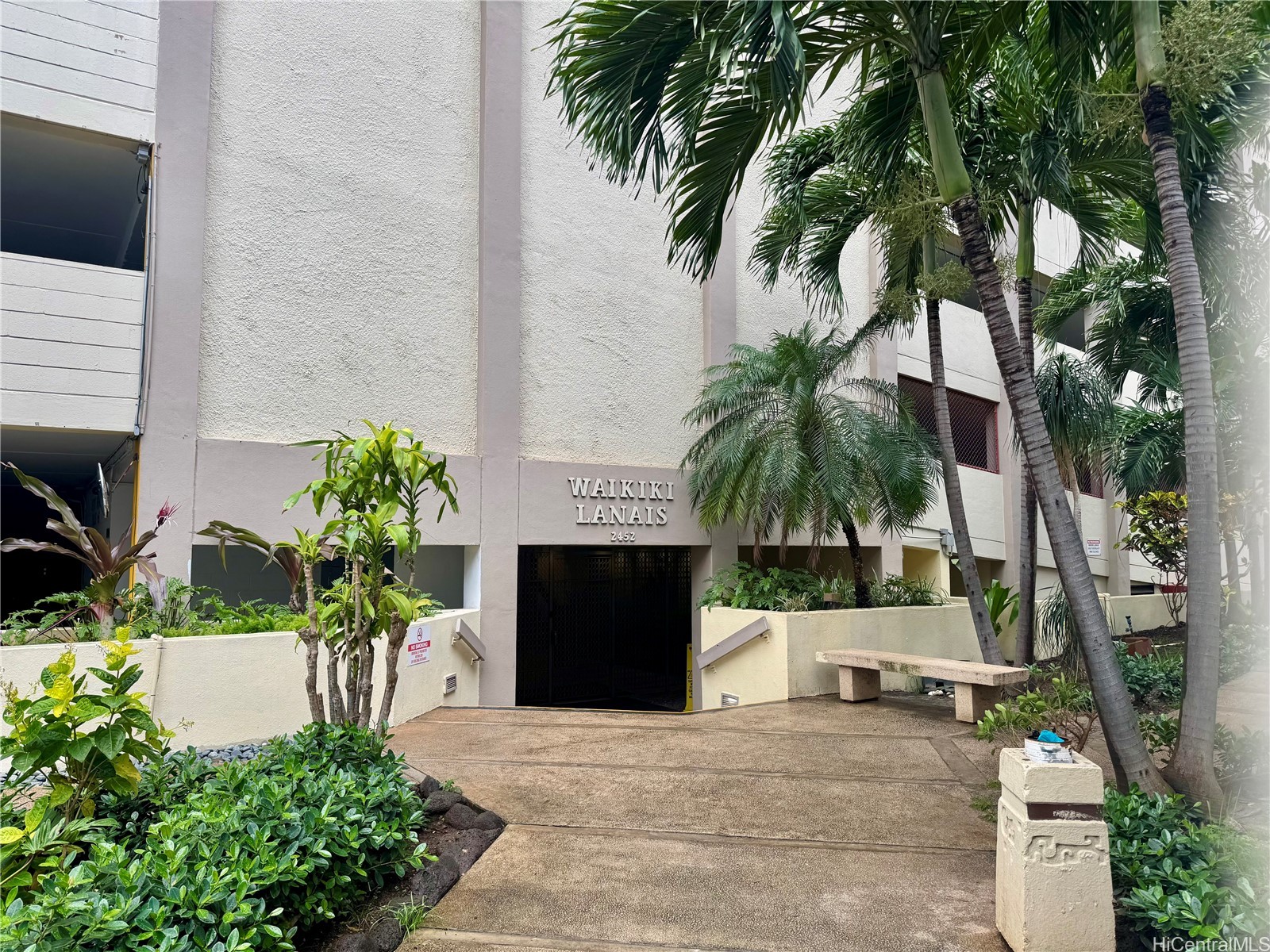 2452 Tusitala Street 1201 — photo