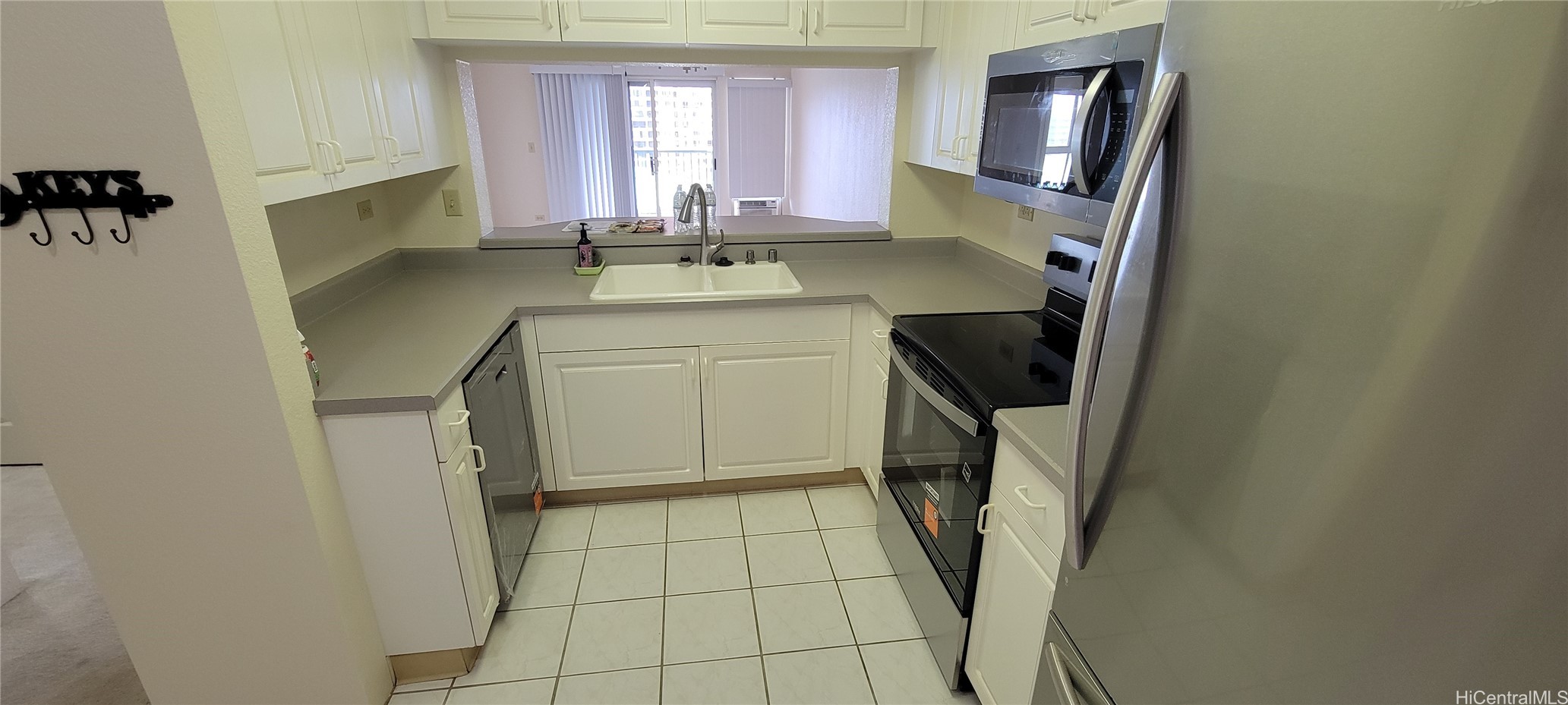 3075 Ala Poha Place 1011 — photo