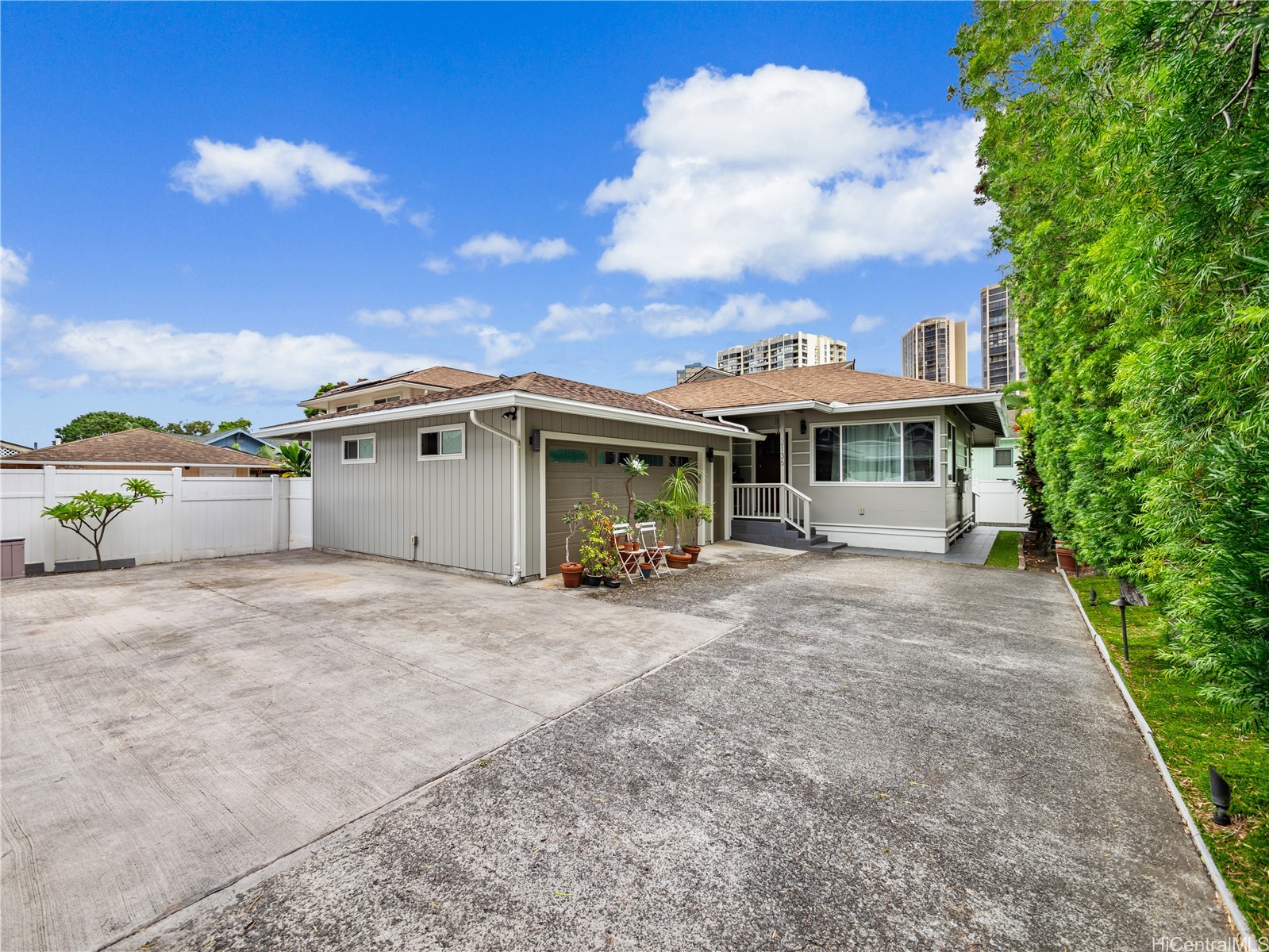 2134 Kanealii Avenue — photo