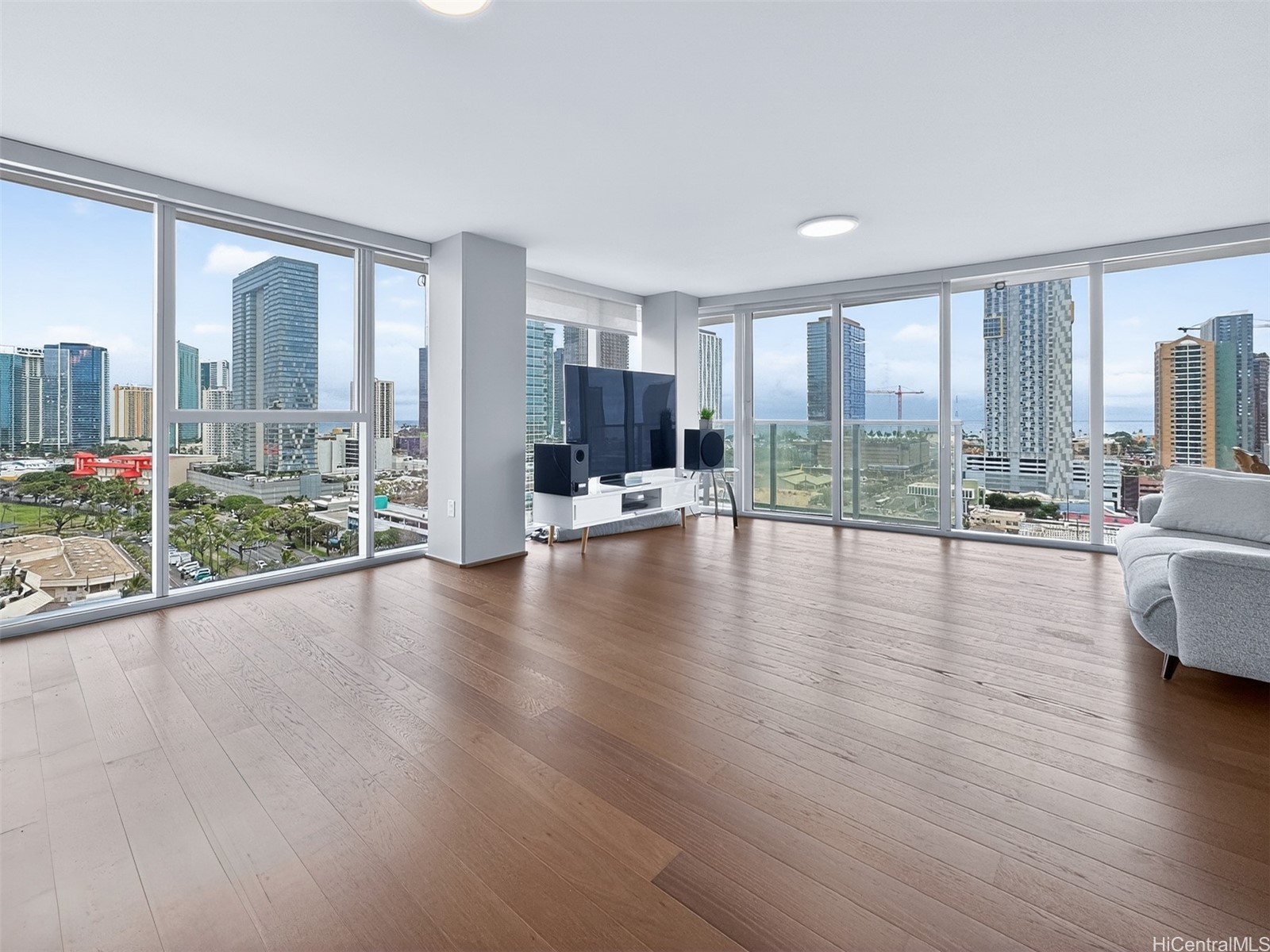 888 Kapiolani Boulevard 1705 — photo