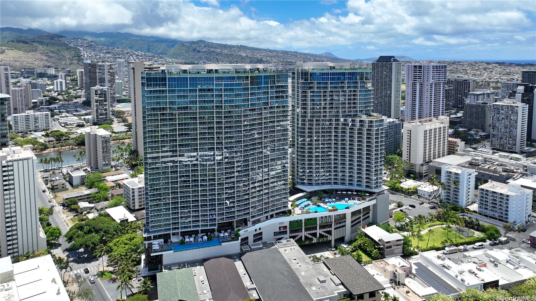 383 Kalaimoku Street 1703 — photo