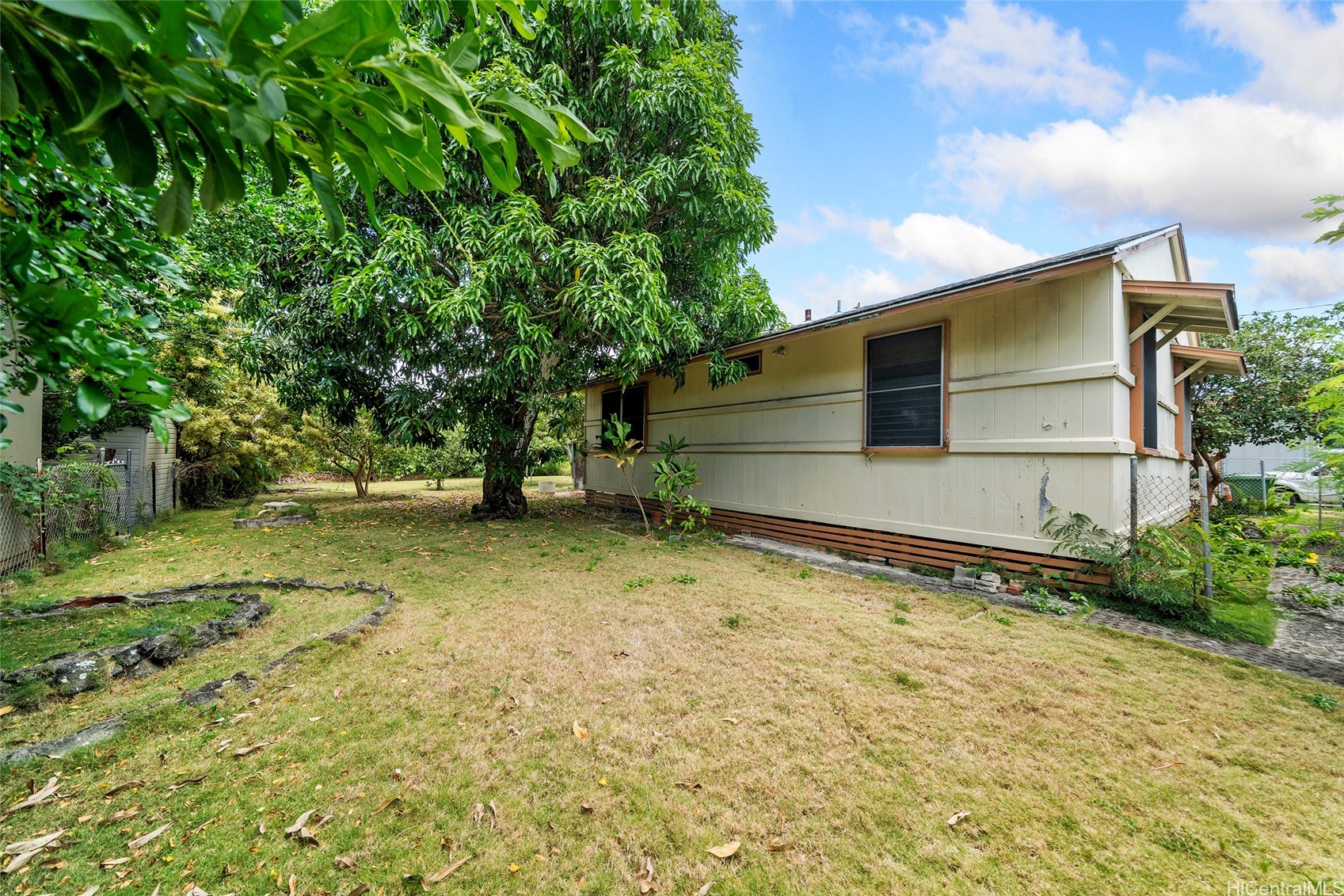 319 Kihapai Street C — photo