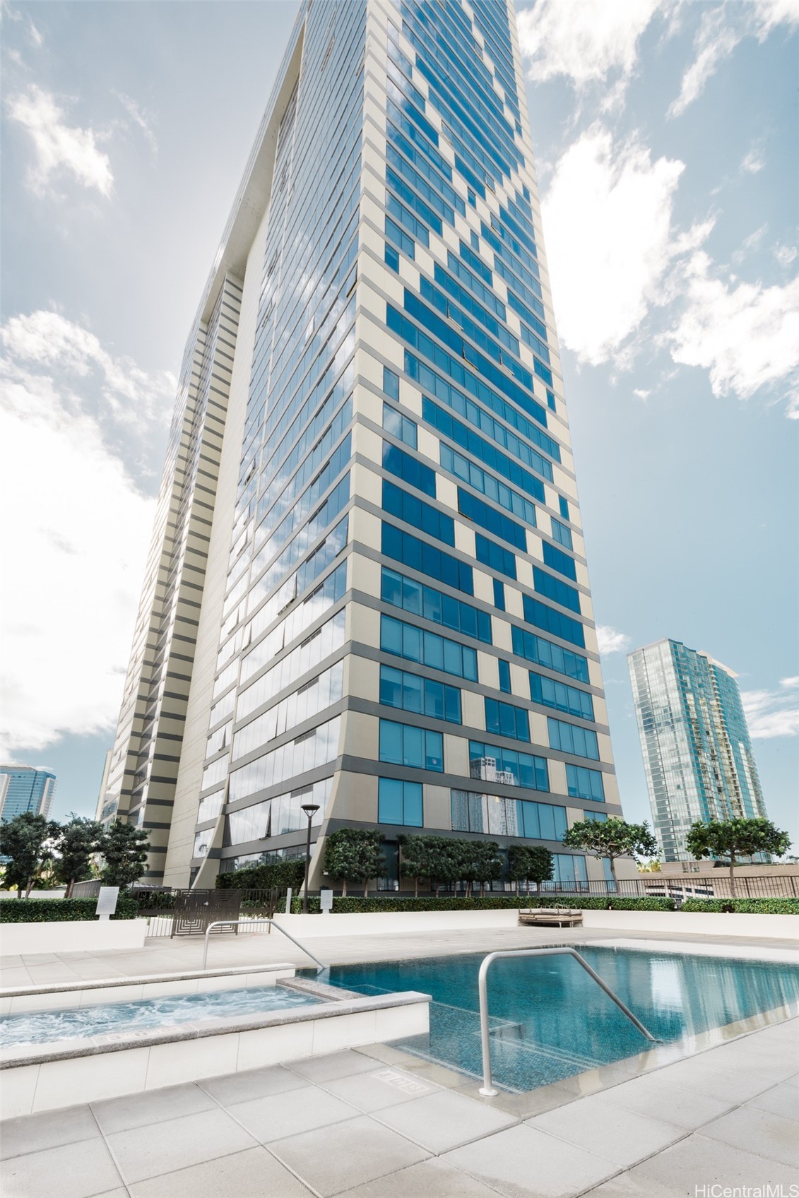 1009 Kapiolani Boulevard 2009 — photo