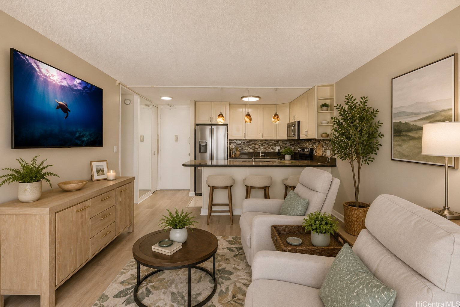411 Hobron Lane 3702 — photo