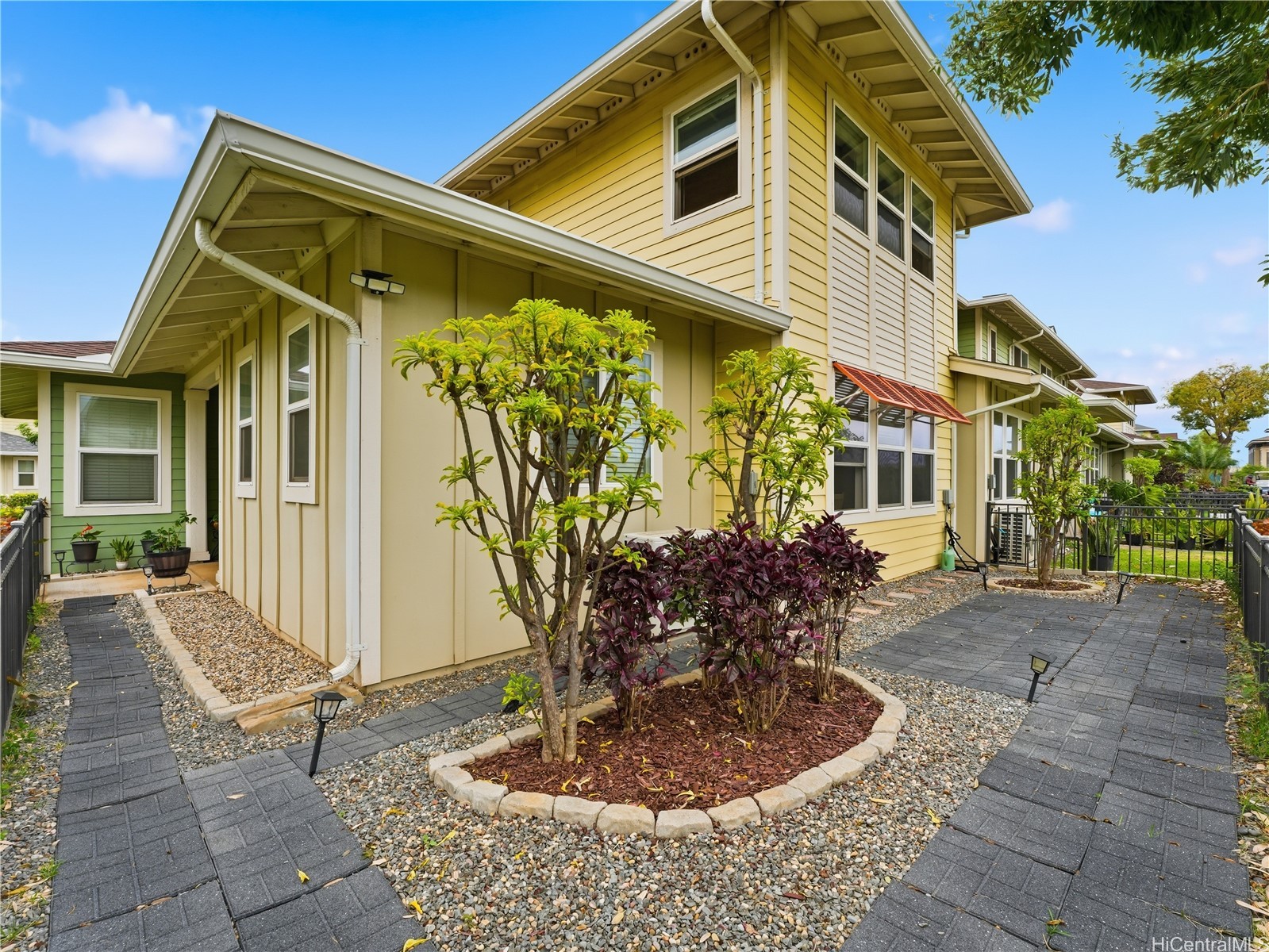 550 Kamaaha Avenue 201 — photo