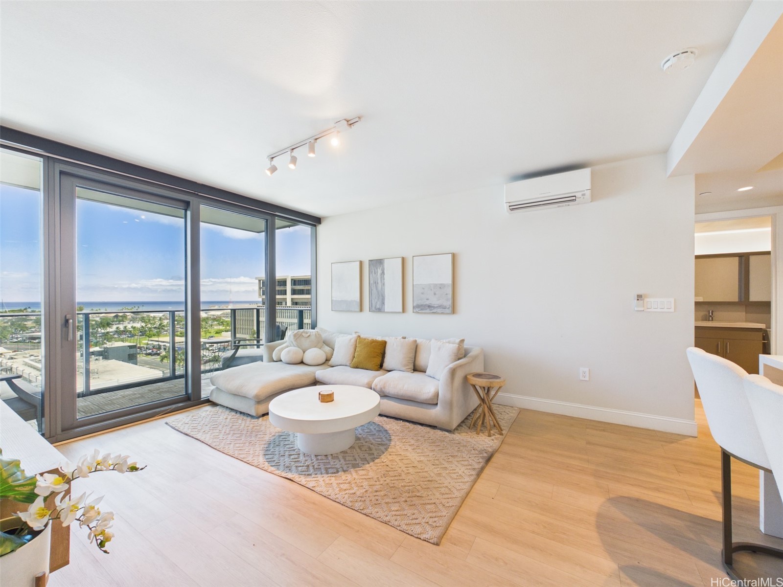 600 Ala Moana Boulevard 1105 — photo