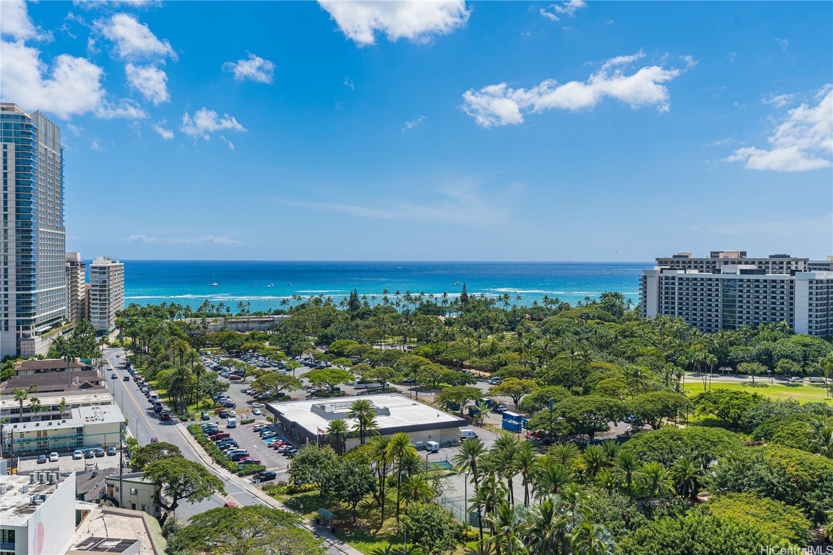 383 Kalaimoku Street E1803 — photo