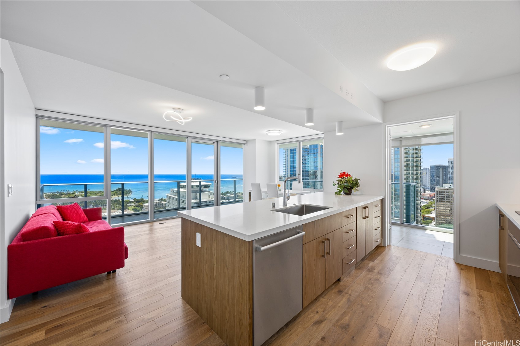 629 Keeaumoku Street 3301 — photo