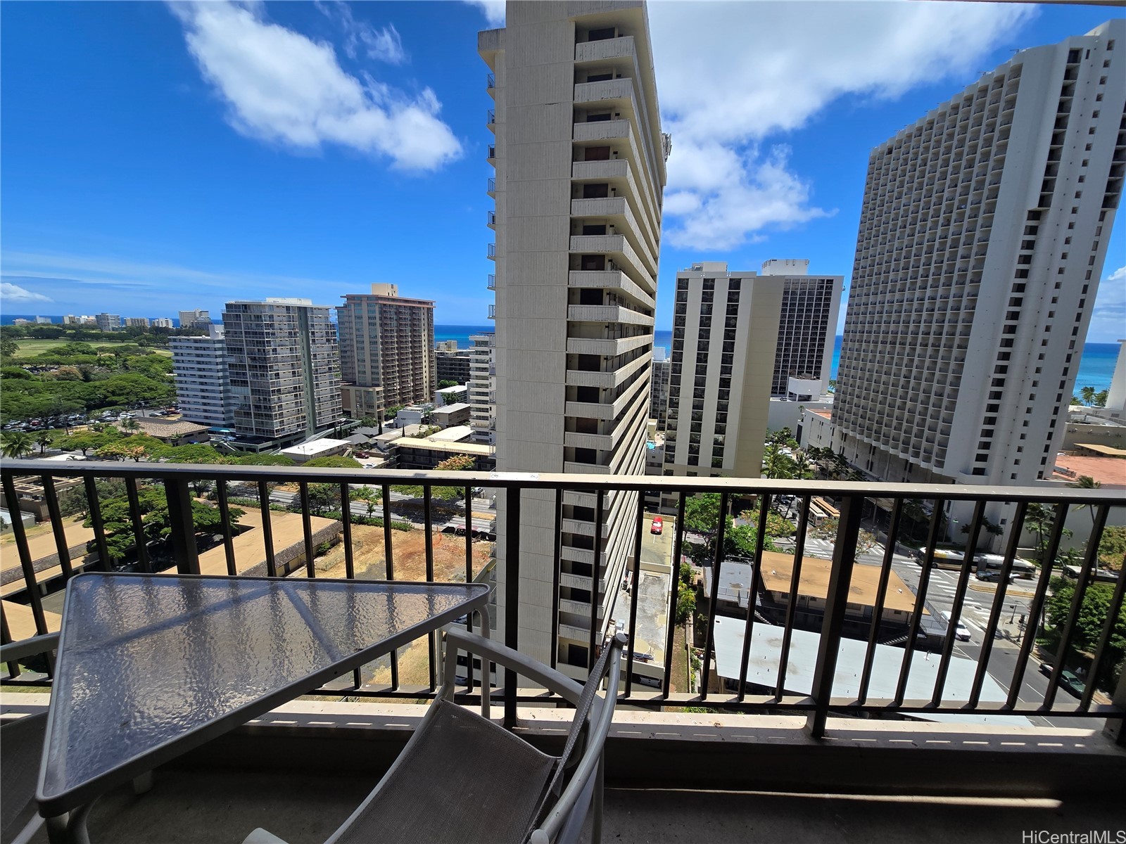 229 Paoakalani Avenue 1812 (Nuc) — photo