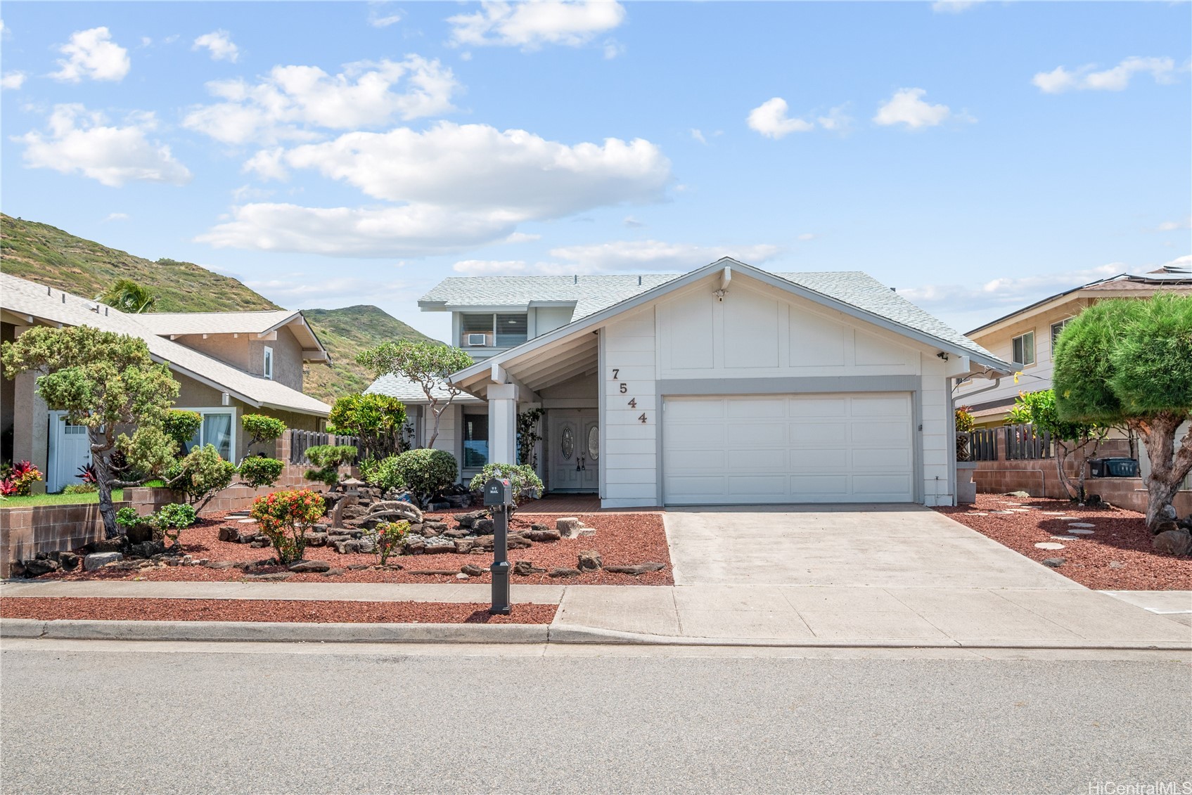 7544 Mokunoio Place — photo
