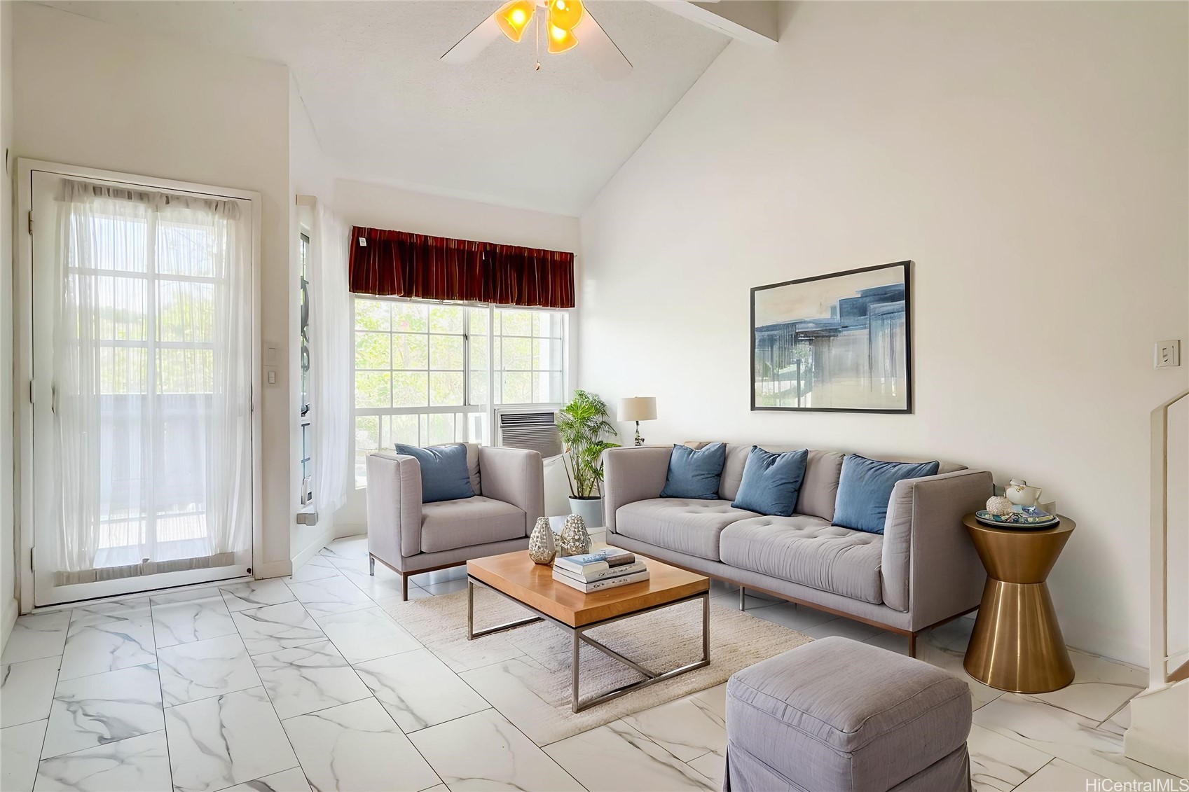 500 Mananai Place 17V — photo
