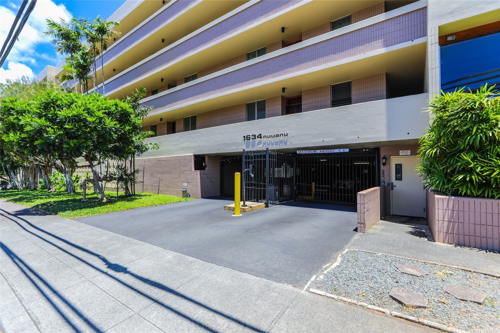 1634 Nuuanu Avenue 104 — photo
