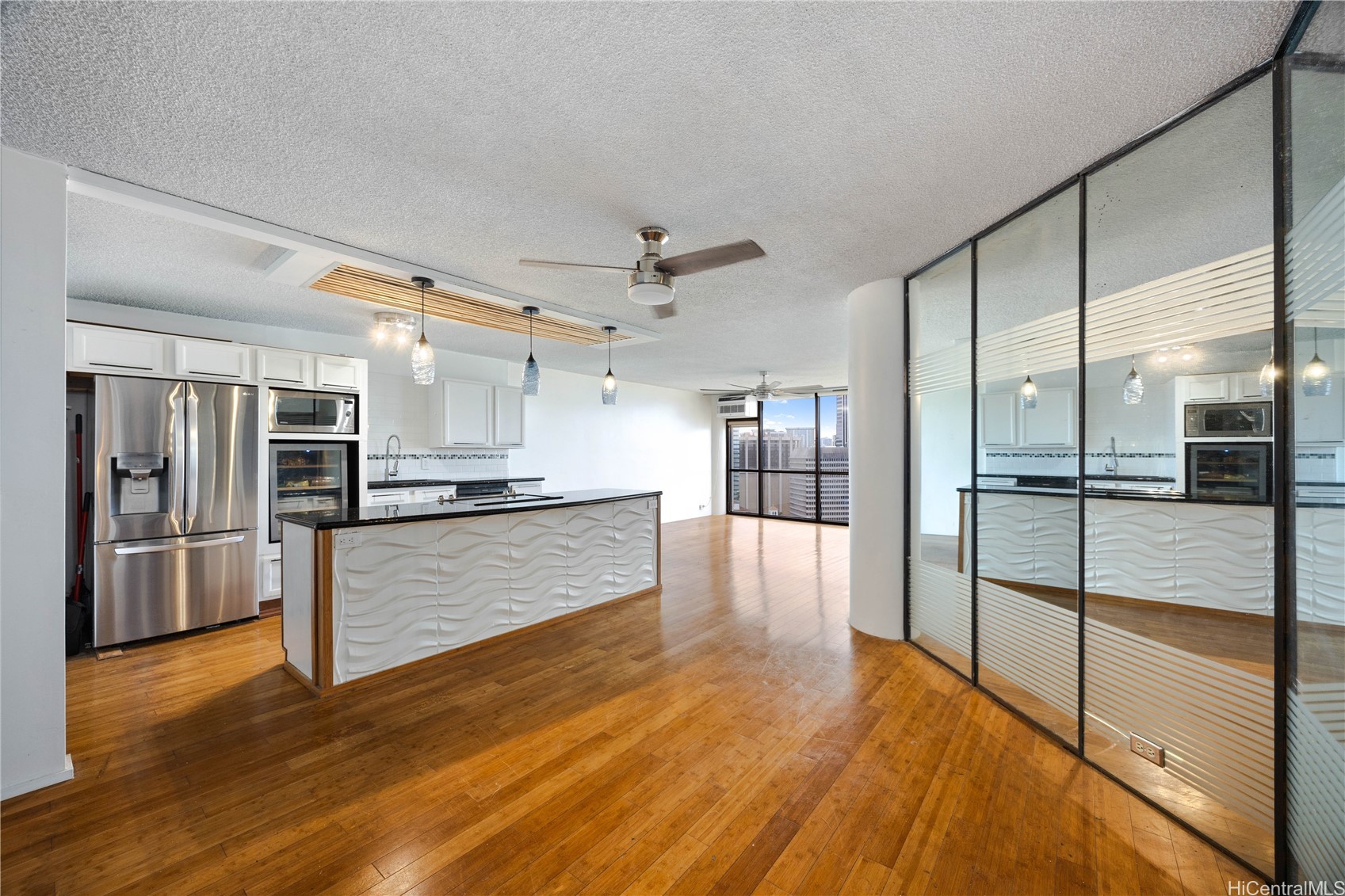 60 N Beretania Street 2201 — photo