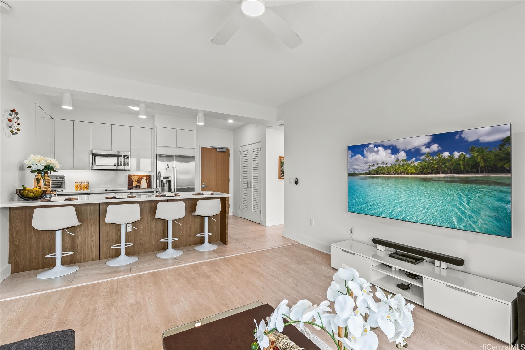 629 Keeaumoku Street 3402 — photo