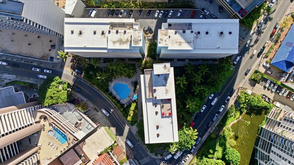 425 Ena Road 207B — photo