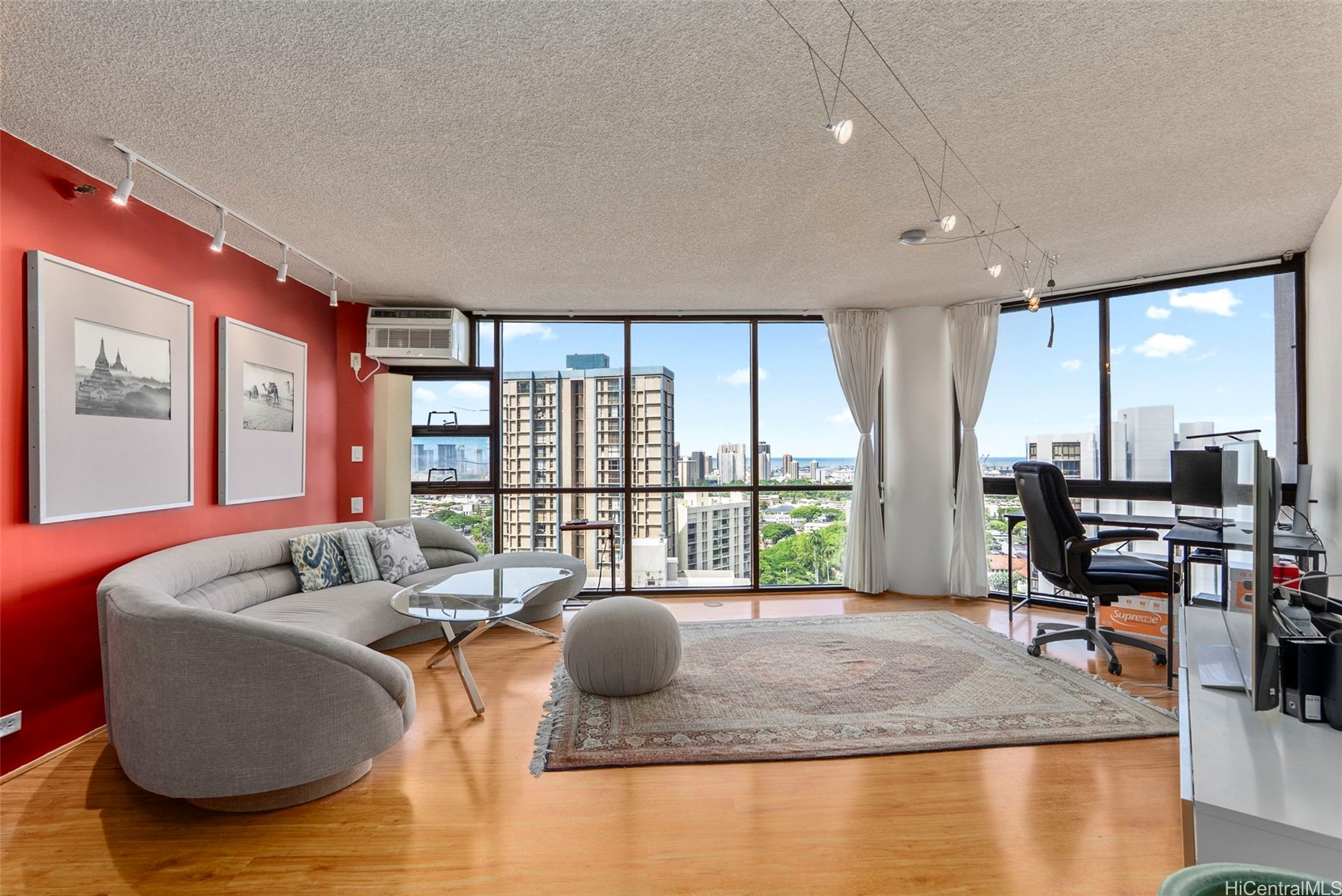 2101 Nuuanu Avenue I-1503 — photo