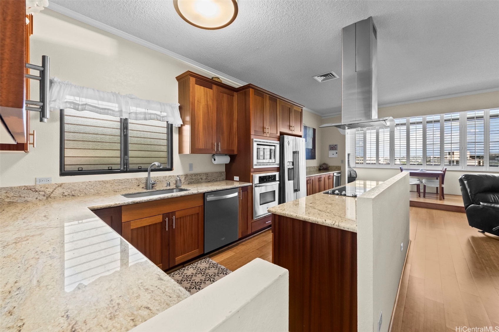 1333 Heulu Street 1201/PH1 — photo