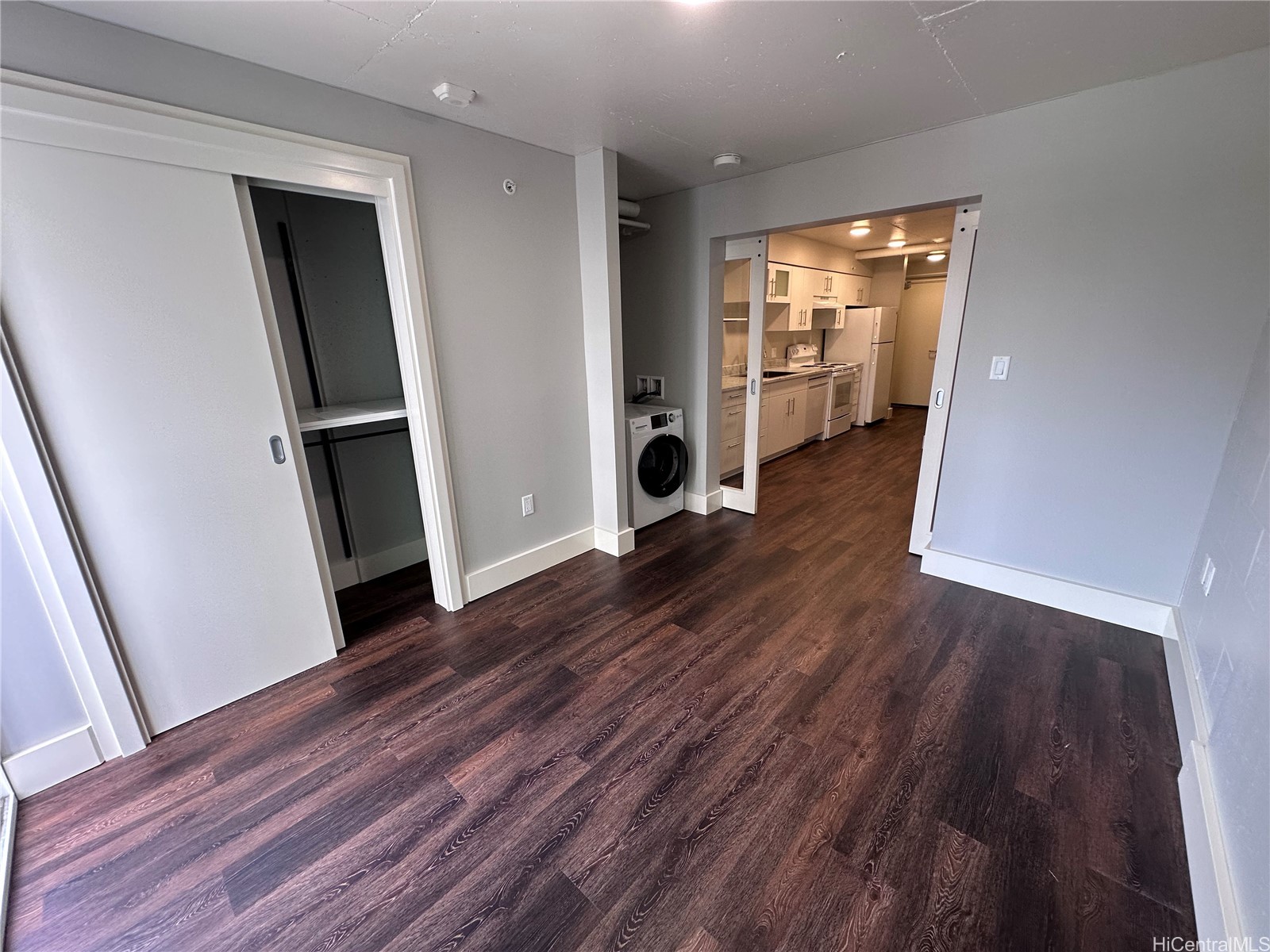803 Waimanu Street 407 — photo