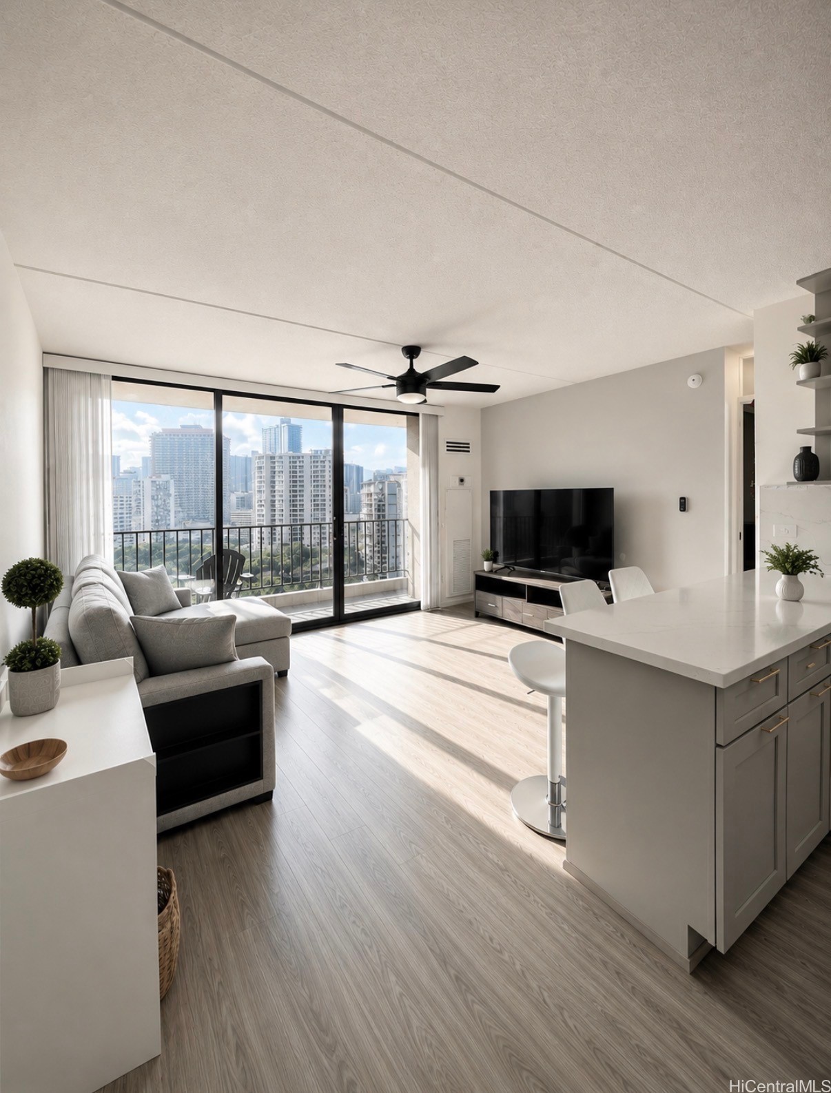 411 Hobron Lane 1506 — photo