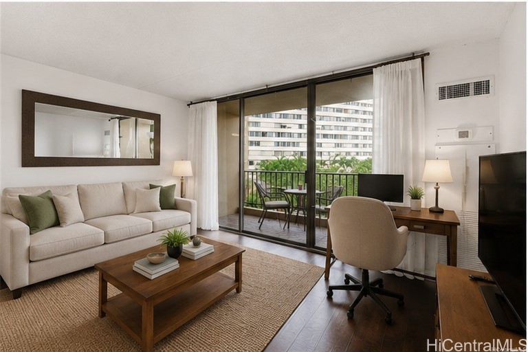 411 Hobron Lane 607 — photo