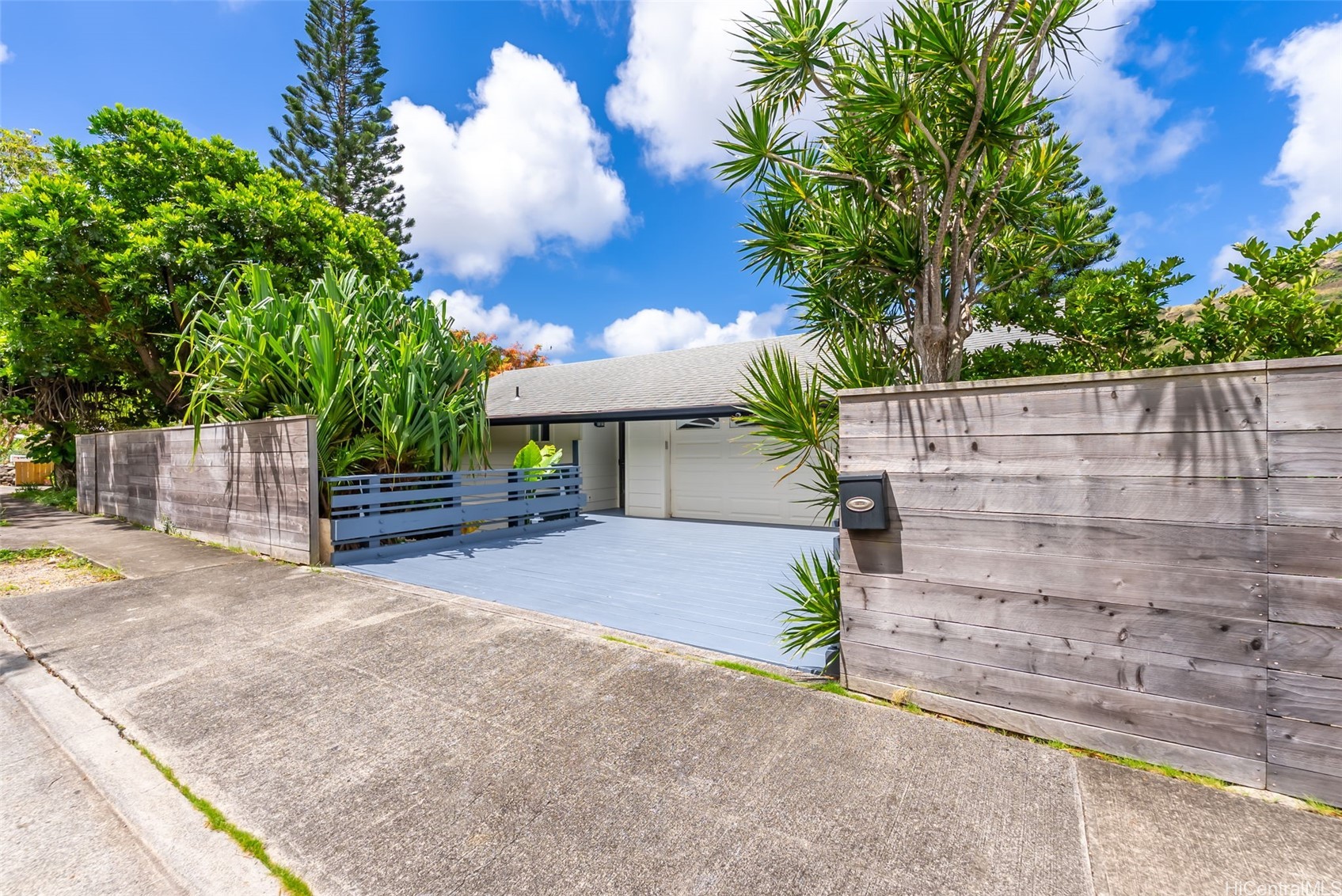 864 Nana Honua Street — photo