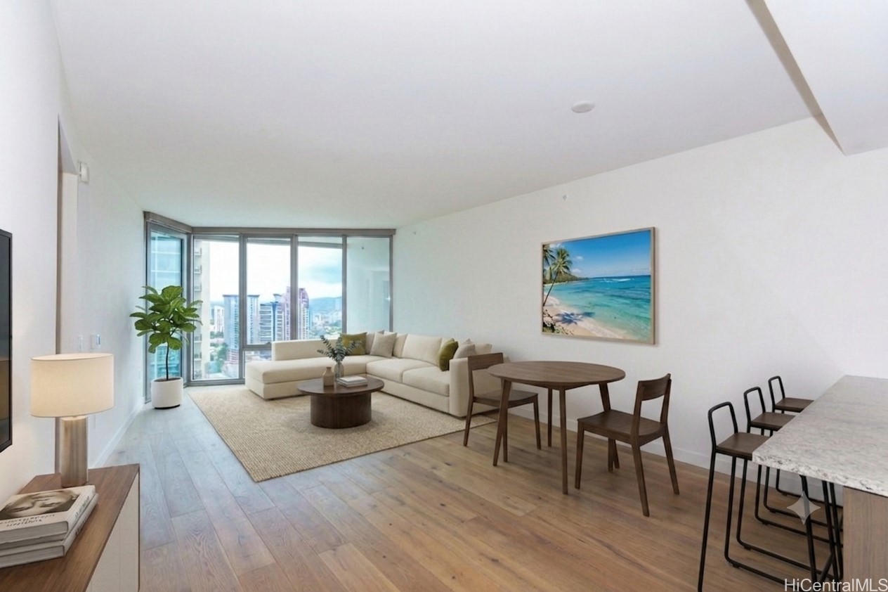 1001 Queen Street 3109 — photo