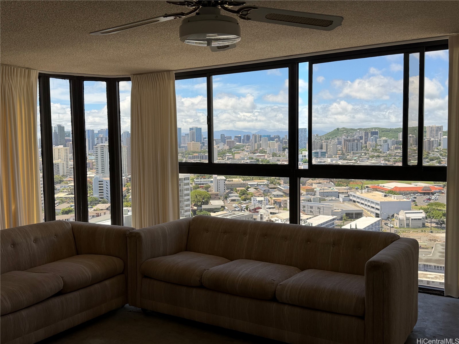 2724 Kahoaloha Lane 2401 — photo