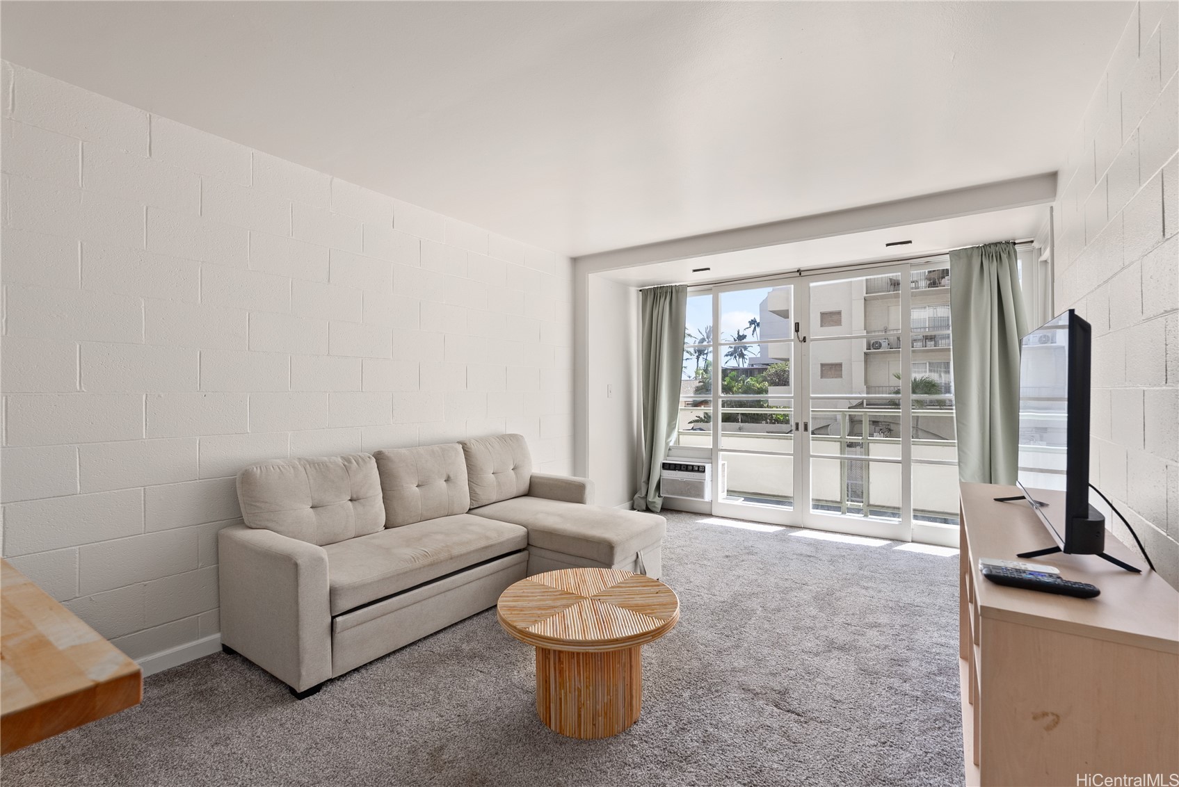 445 Kaiolu Street 212 — photo