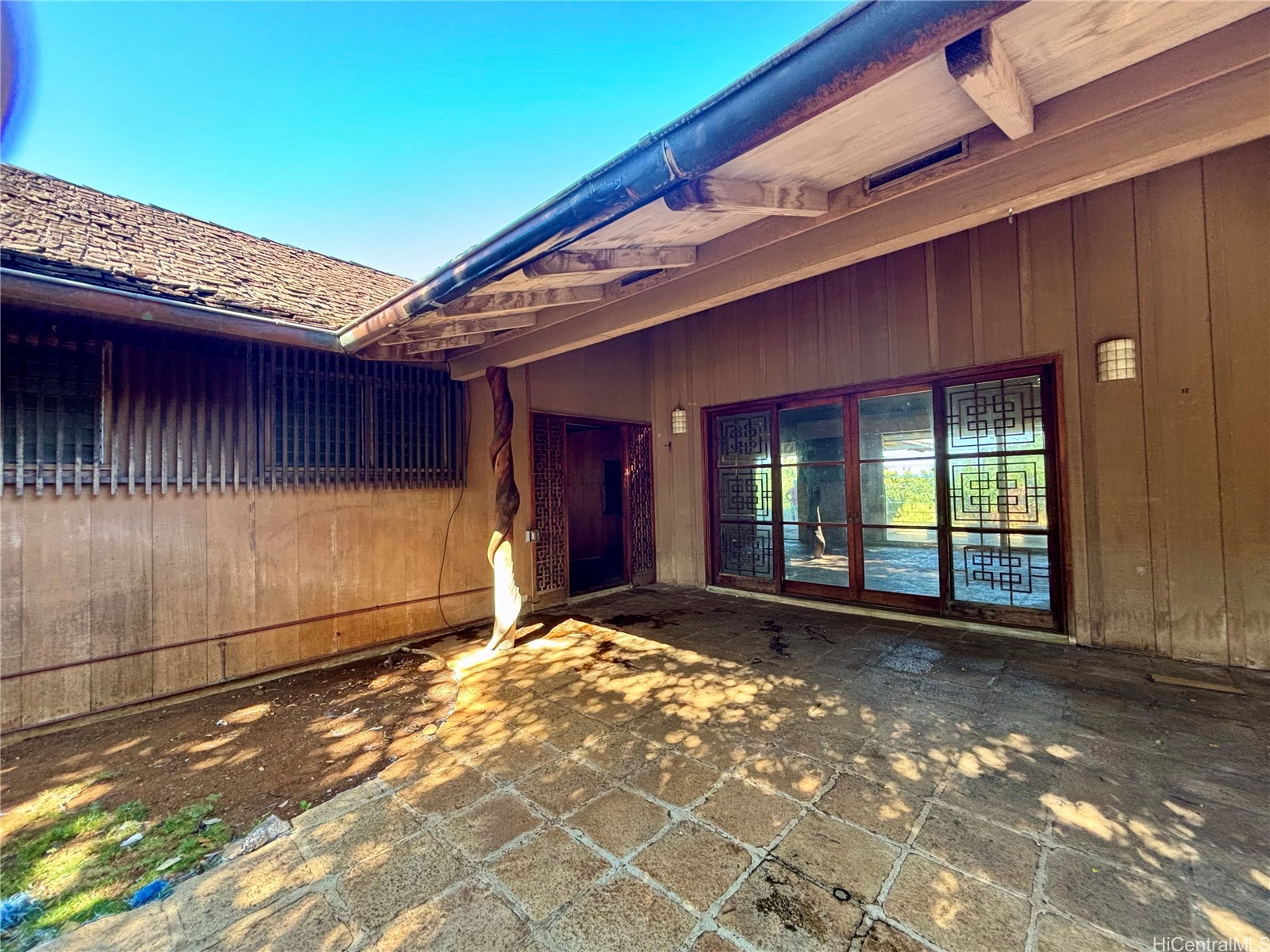 633 Hakaka Place — photo