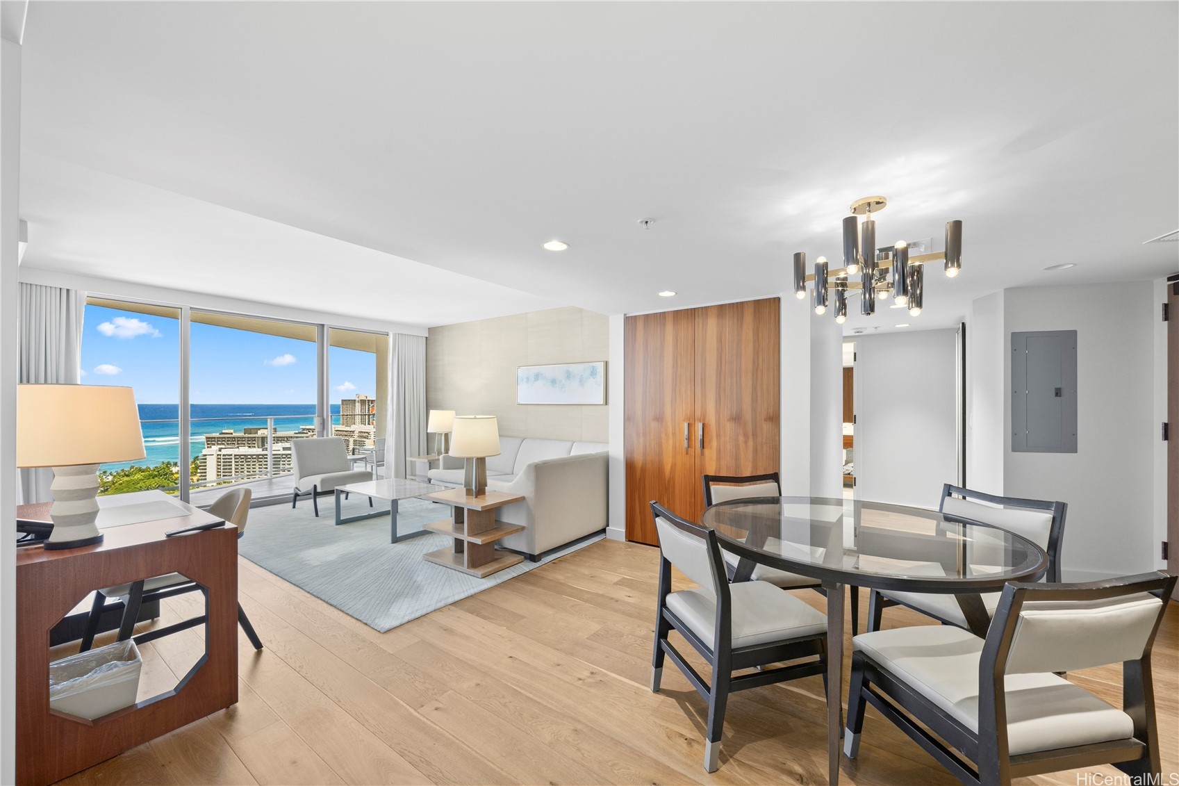 383 Kalaimoku Street 3008 — photo