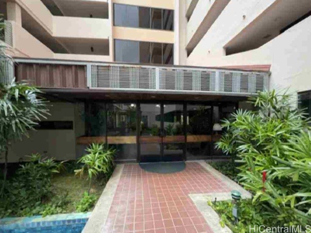 555 Hahaione Street 6D — photo