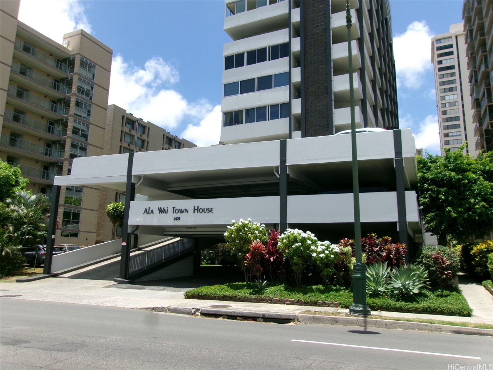 2421 Ala Wai Boulevard 803 — photo