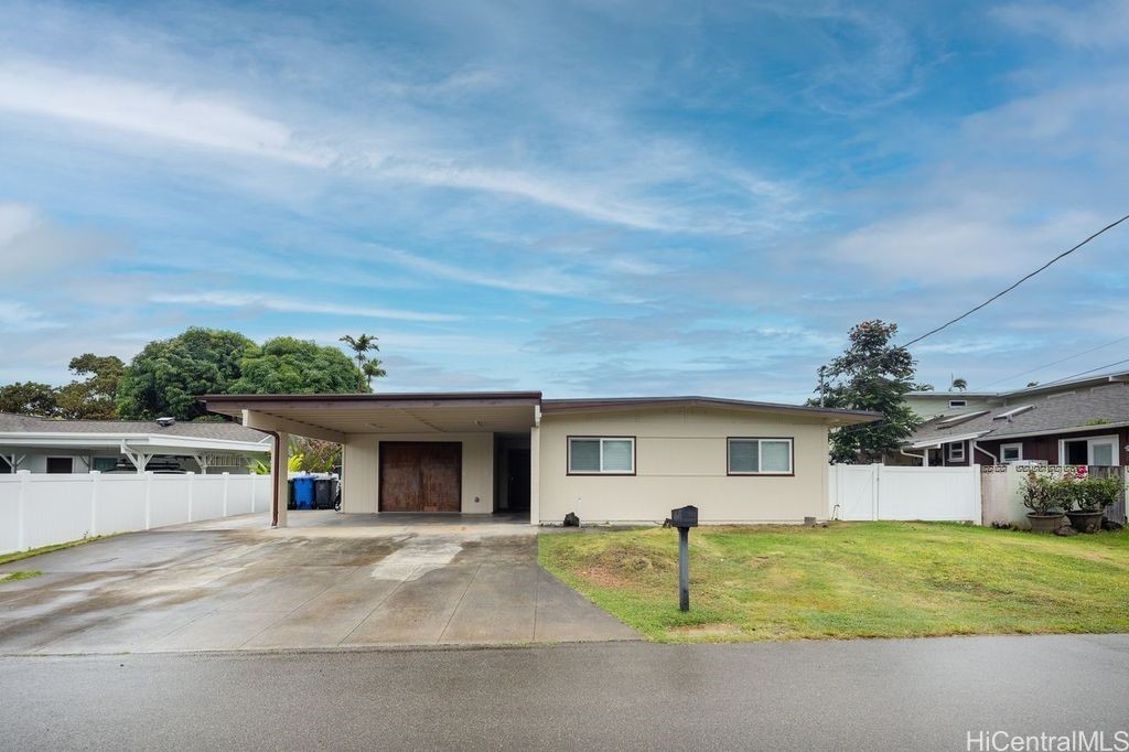 1247 Ulupalakua Street — photo