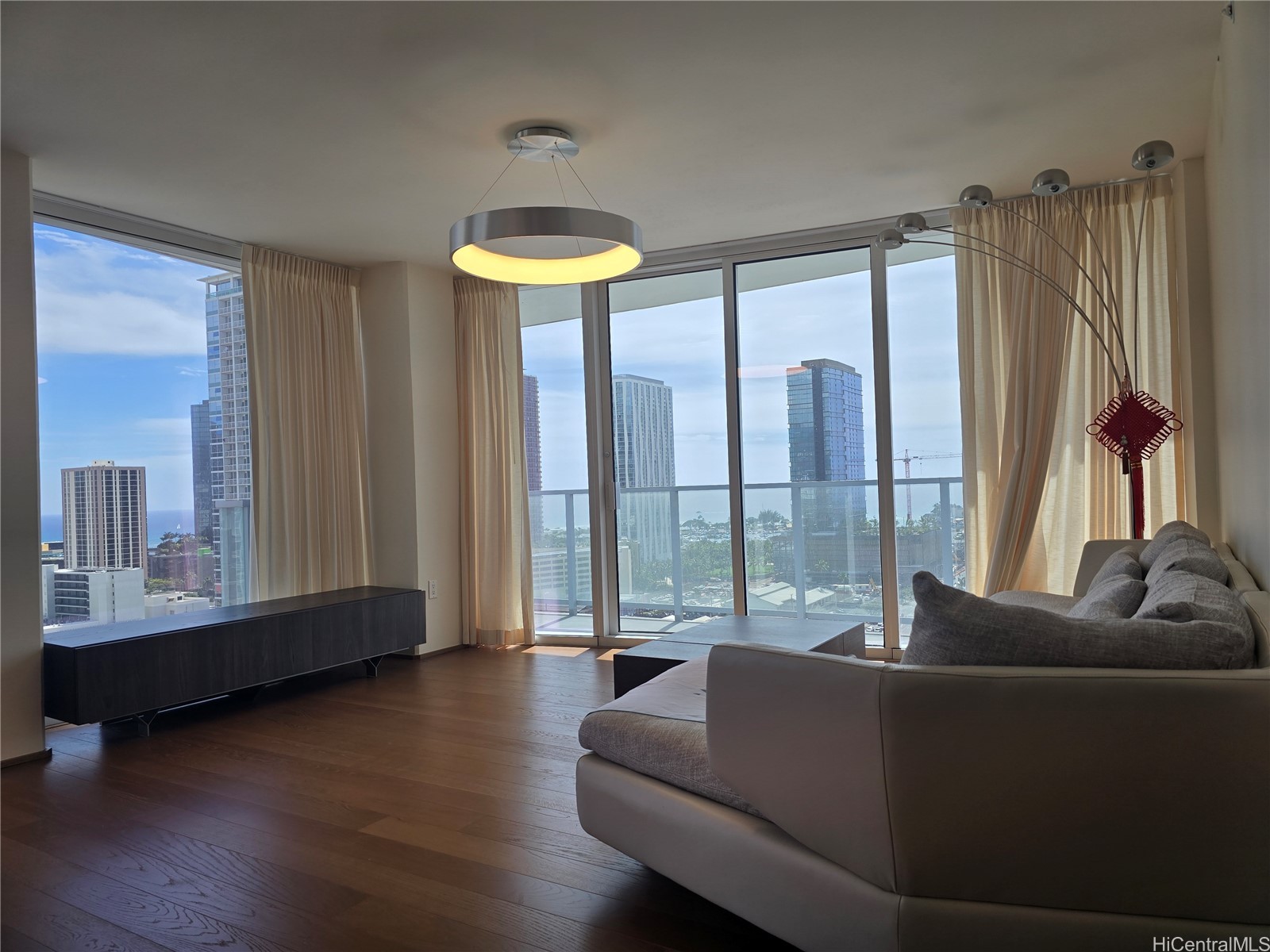 888 Kapiolani Boulevard 2105 — photo