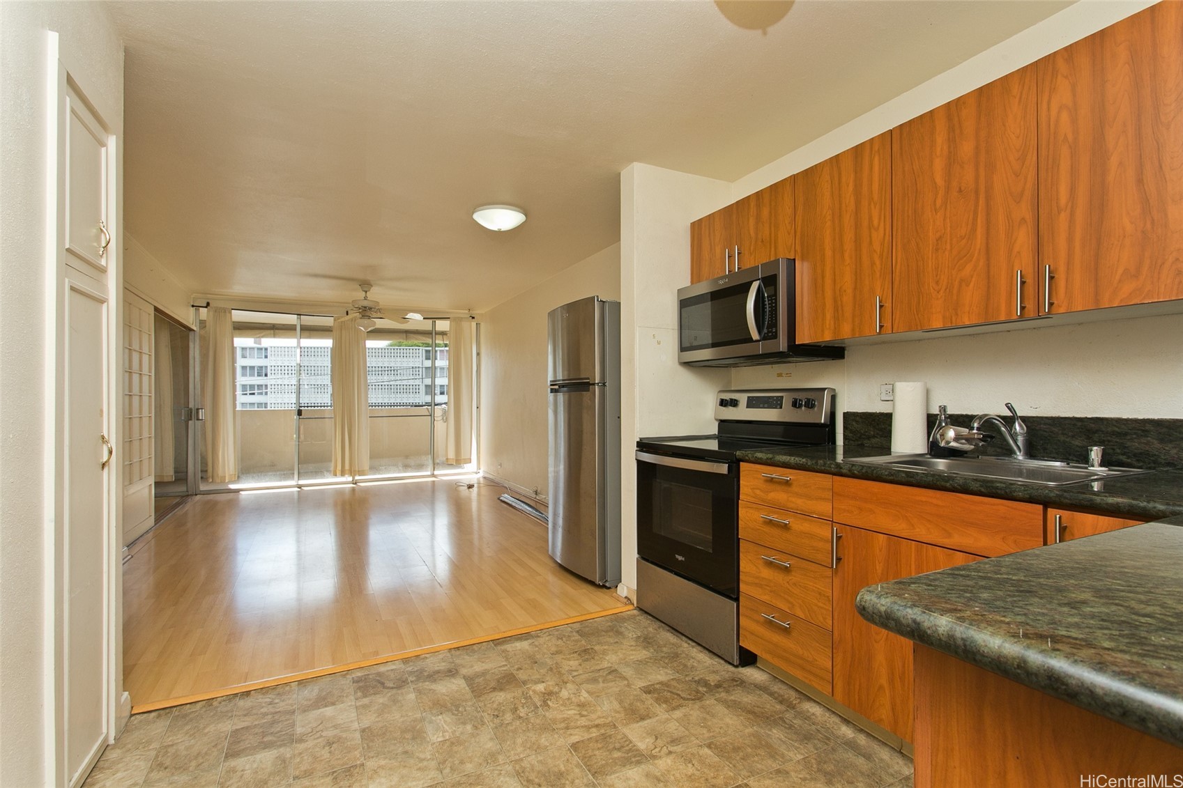 1423 Emerson Street 213 — photo
