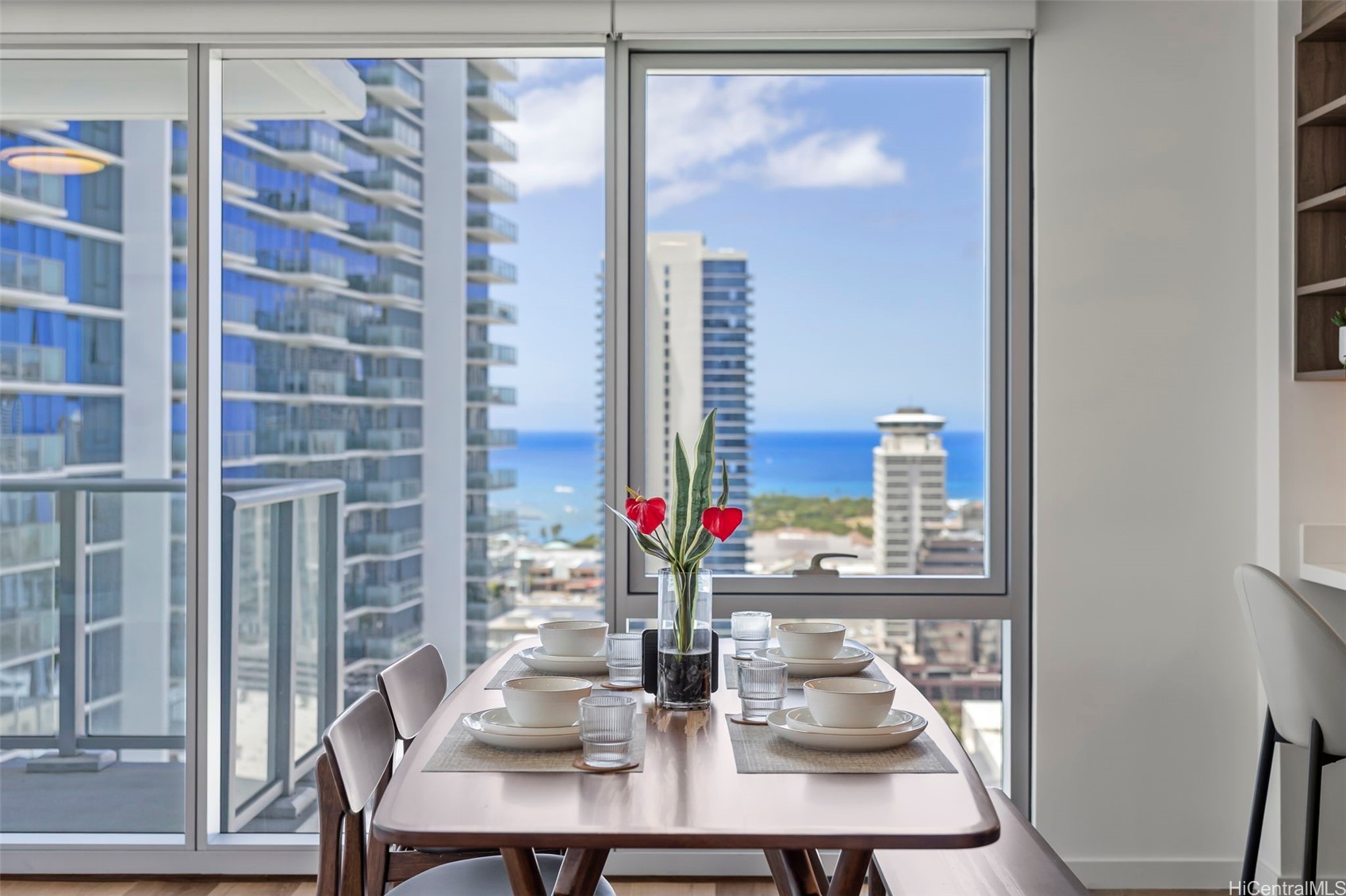 1515 Liona Street 3101 — photo