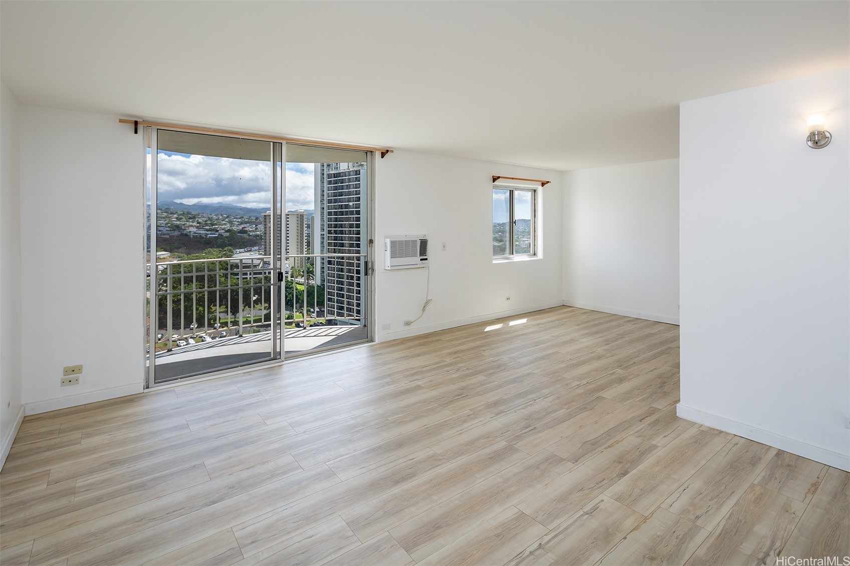 98-1038 Moanalua Road 7-1707 — photo
