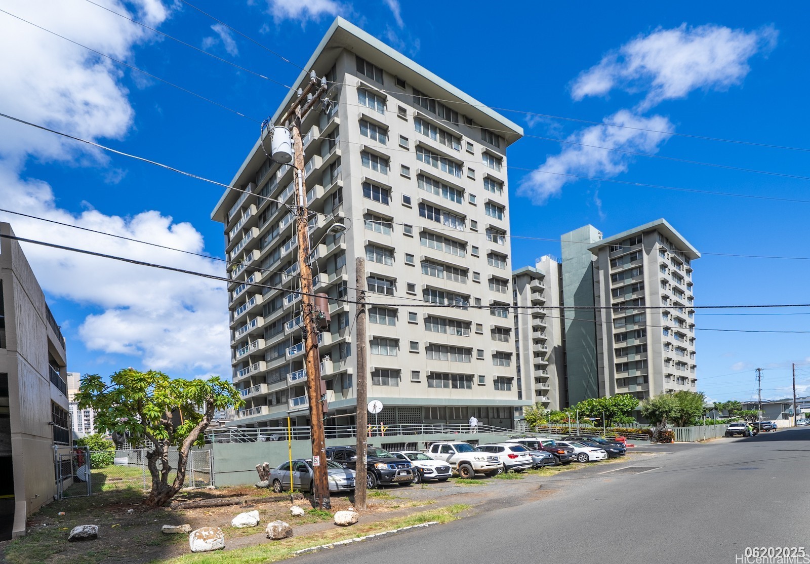 2651 Kuilei Street B76 — photo