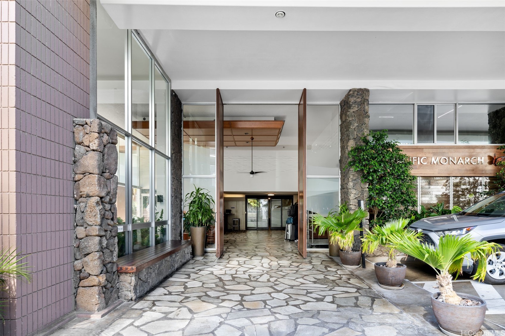 2427 Kuhio Avenue 1108 — photo
