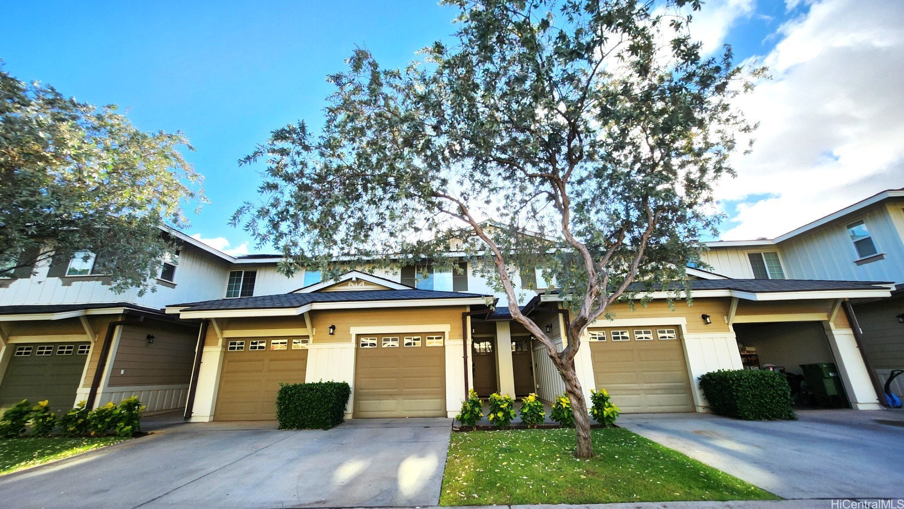 92-1516 Aliinui Drive 1704 — photo