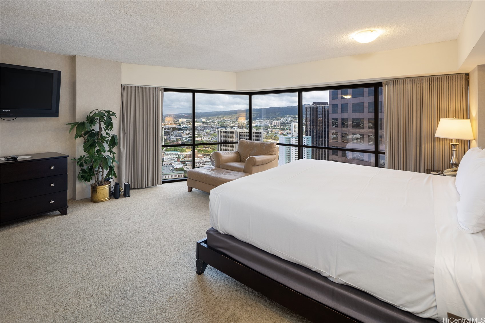 1088 Bishop Street 3301 — photo