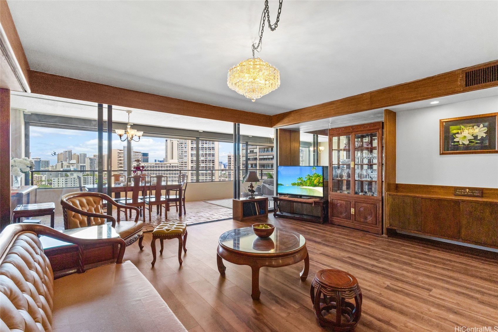 583 Kamoku Street Dh1707 — photo